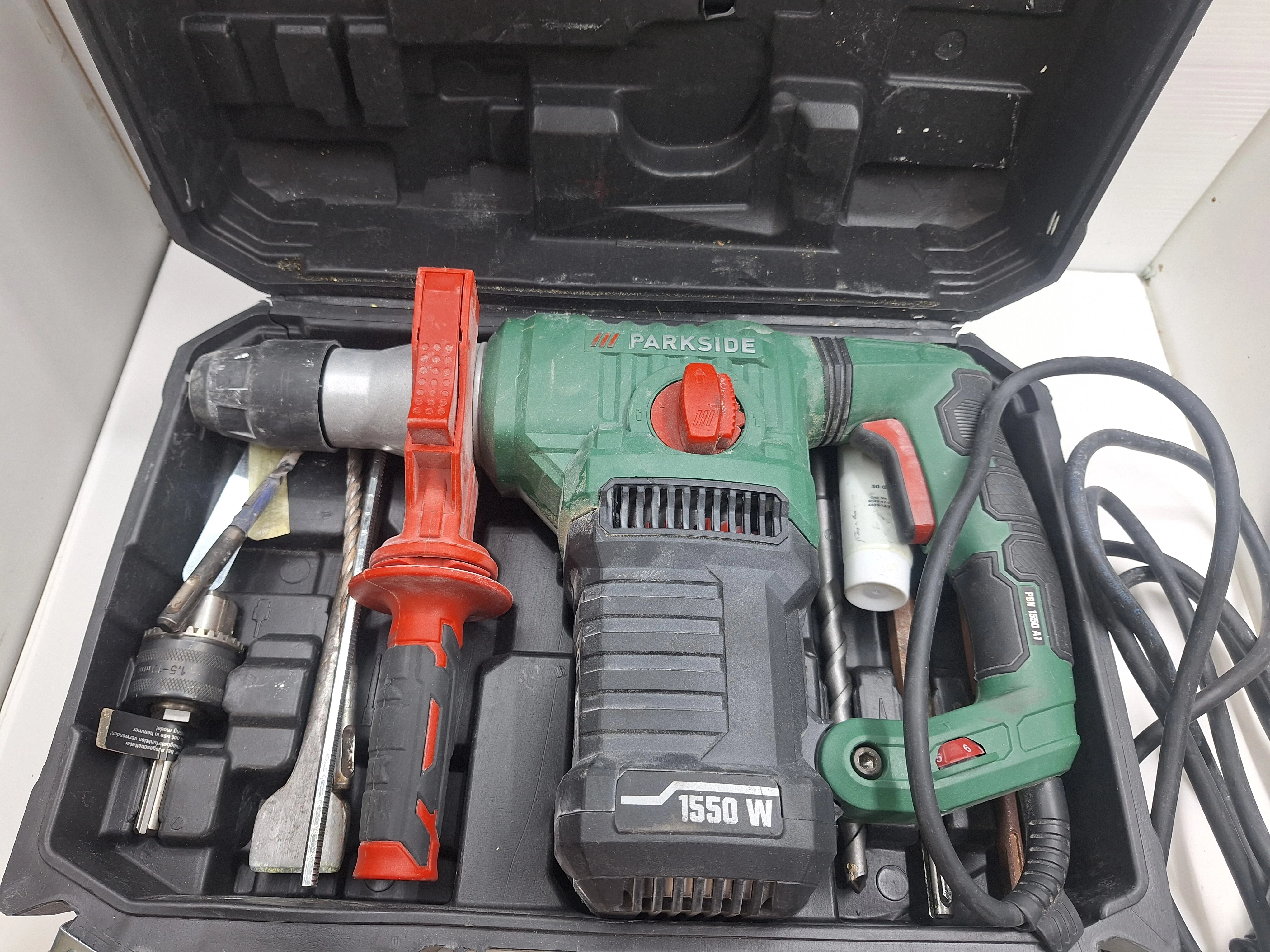 mlotowiertarka-udarowa-parkside-1550-walizka-stan-11323-2