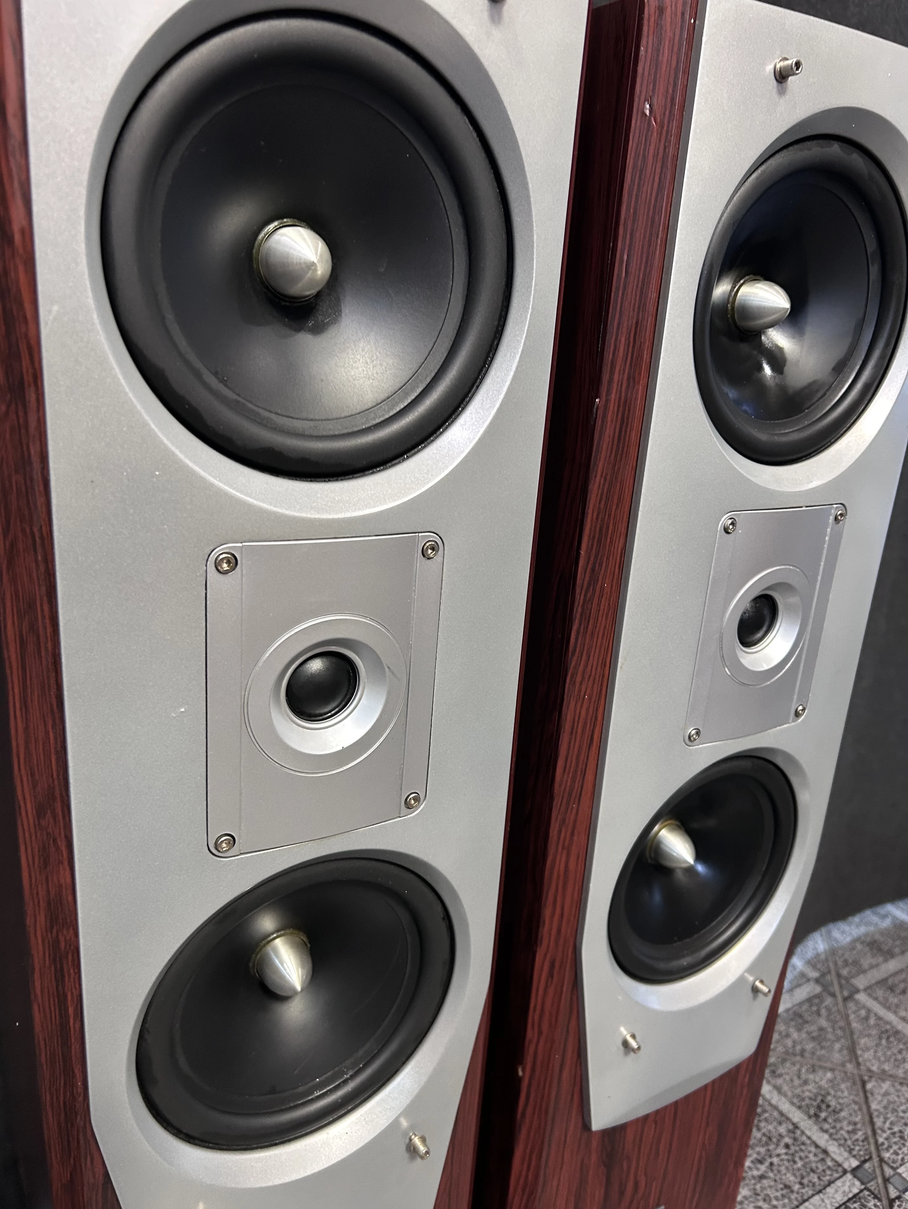 kolumny-m-audio-hts-501-super-stan-model-hrs-85-mkii-v2