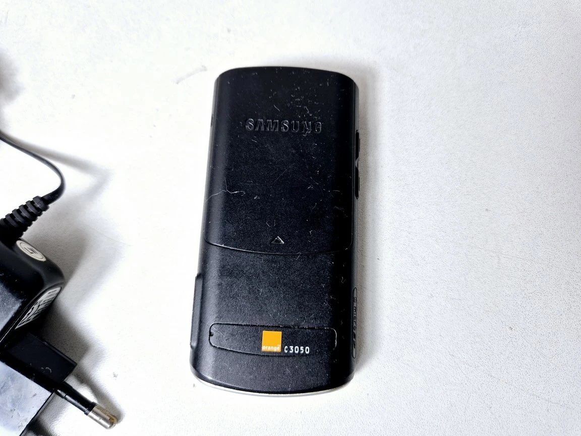 telefon-samsung-c3050-ladowarka-przekatna-ekranu-200