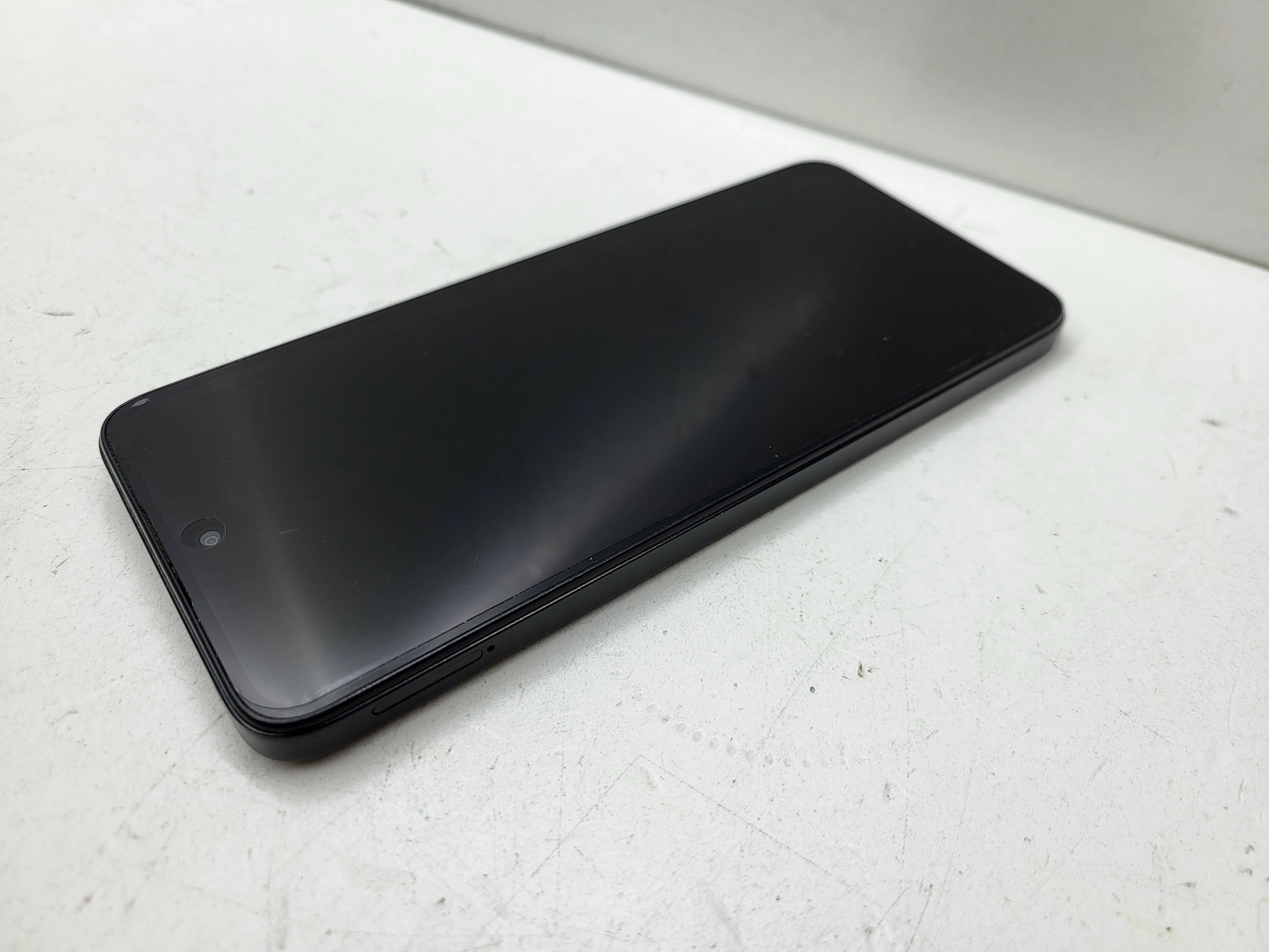 telefon-xiaomi-redmi-13-przekatna-ekranu-679