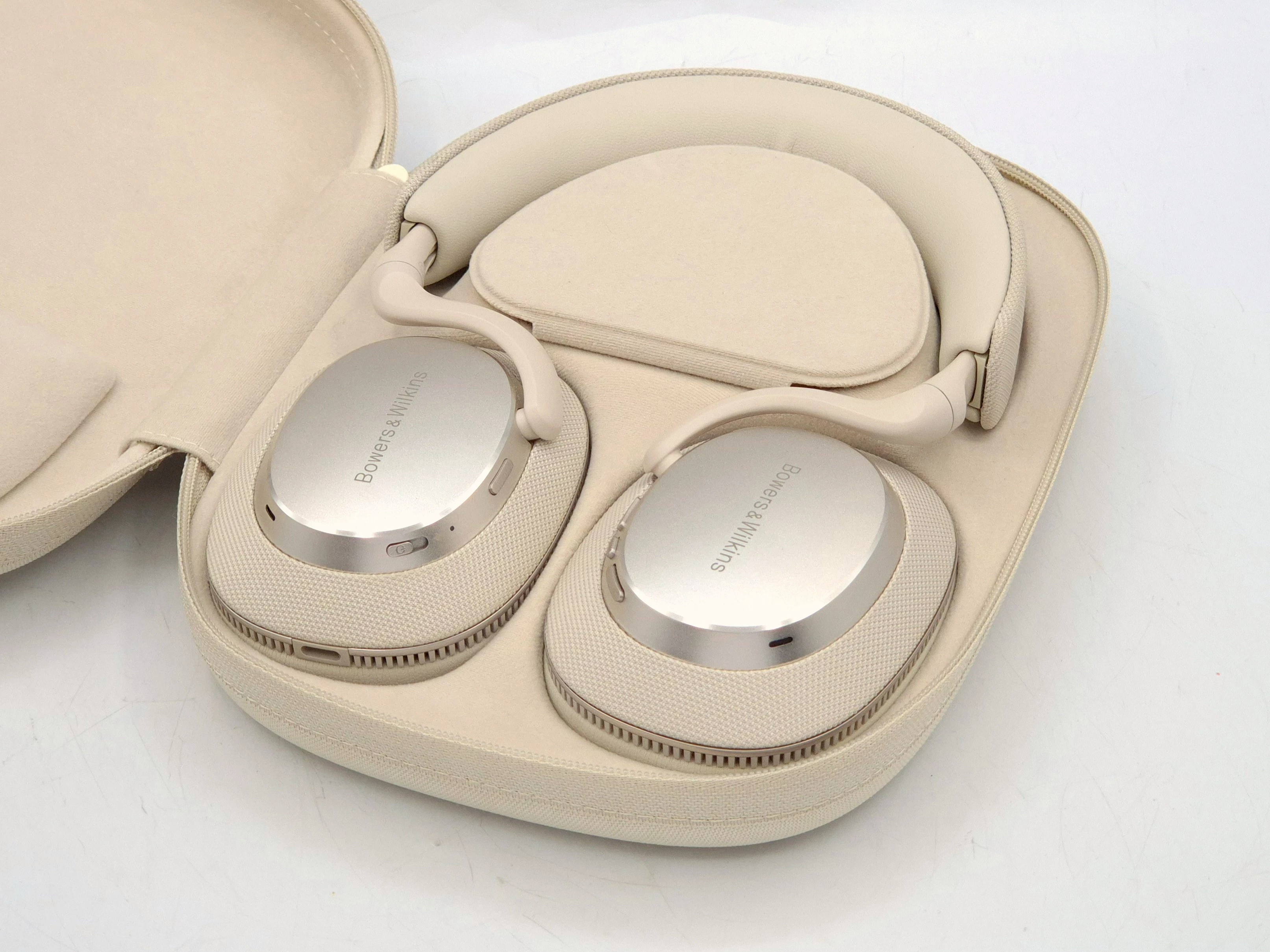 sluchawki-bowers-wilkins-px7-s3-canvas-white-bezprzewodowe-nauszne-ean-gtin-714346347667