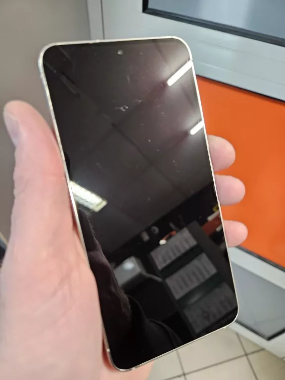 telefon-samsung-galaxy-s23-5g-8256gb-sm-s911bds-kremowy-system-operacyjny-4388-1