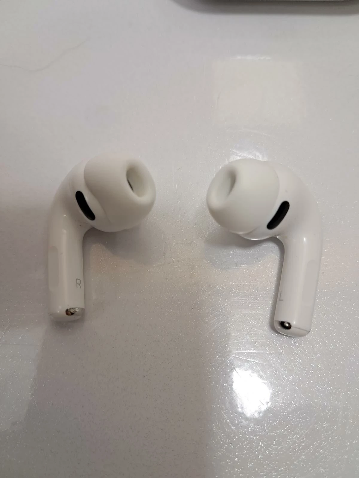 sluhcawki-airpods-pro-3-stan-11323-2