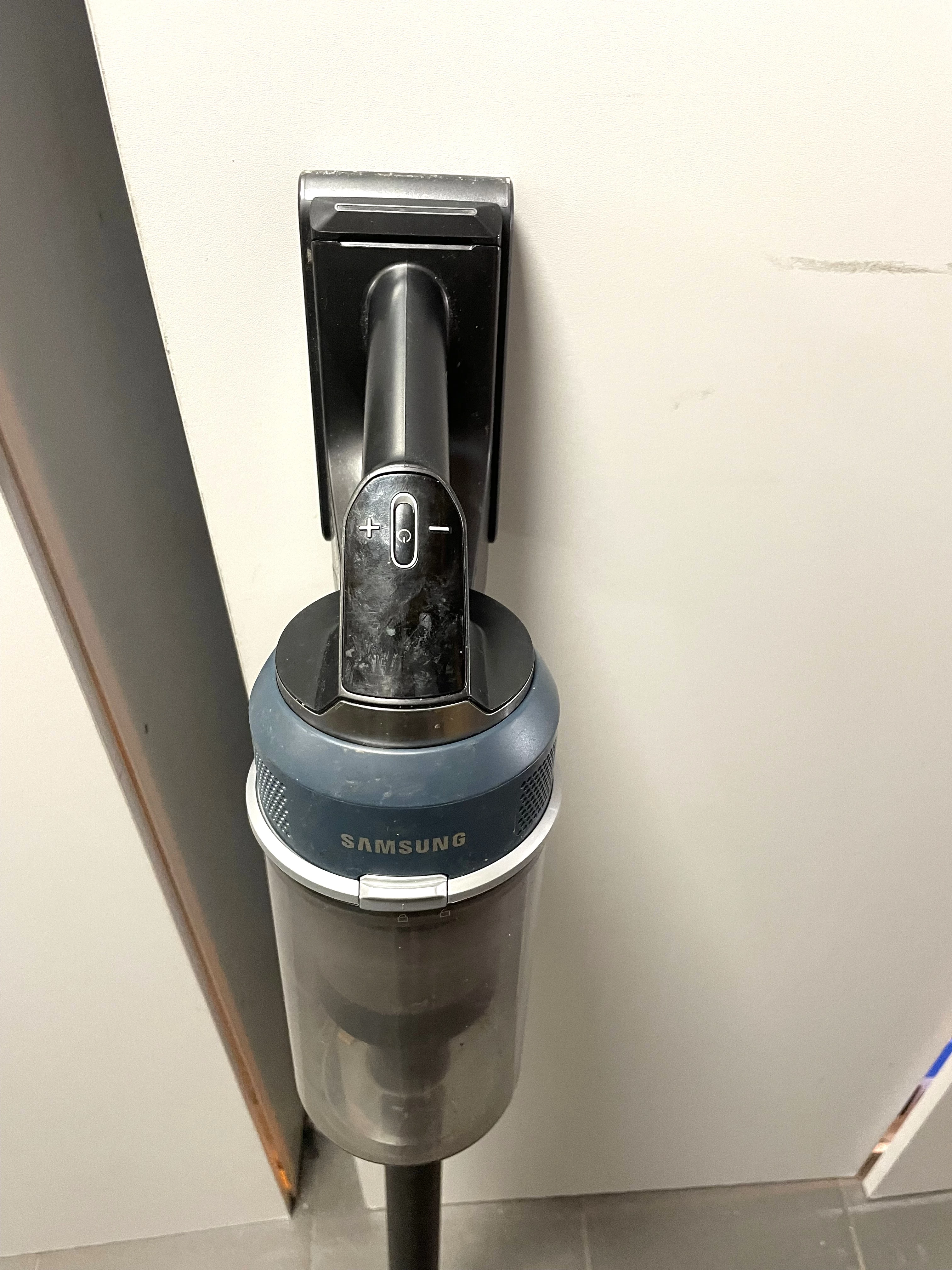 odkurzacz-samsung-vs20c852ftbsiatka-czas-ladowania-210