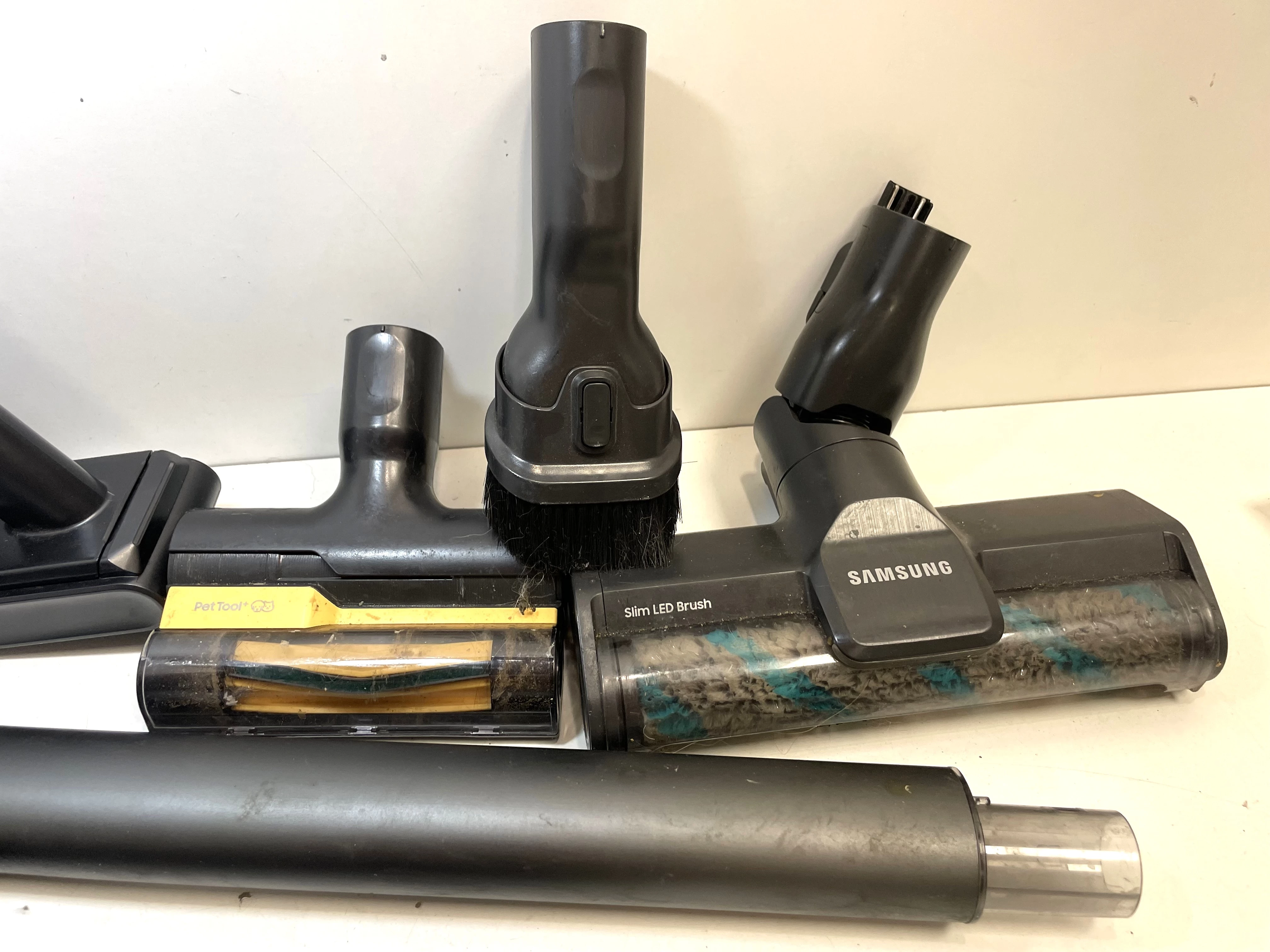 odkurzacz-samsung-vs20c852ftbsiatka-stan-11323-2