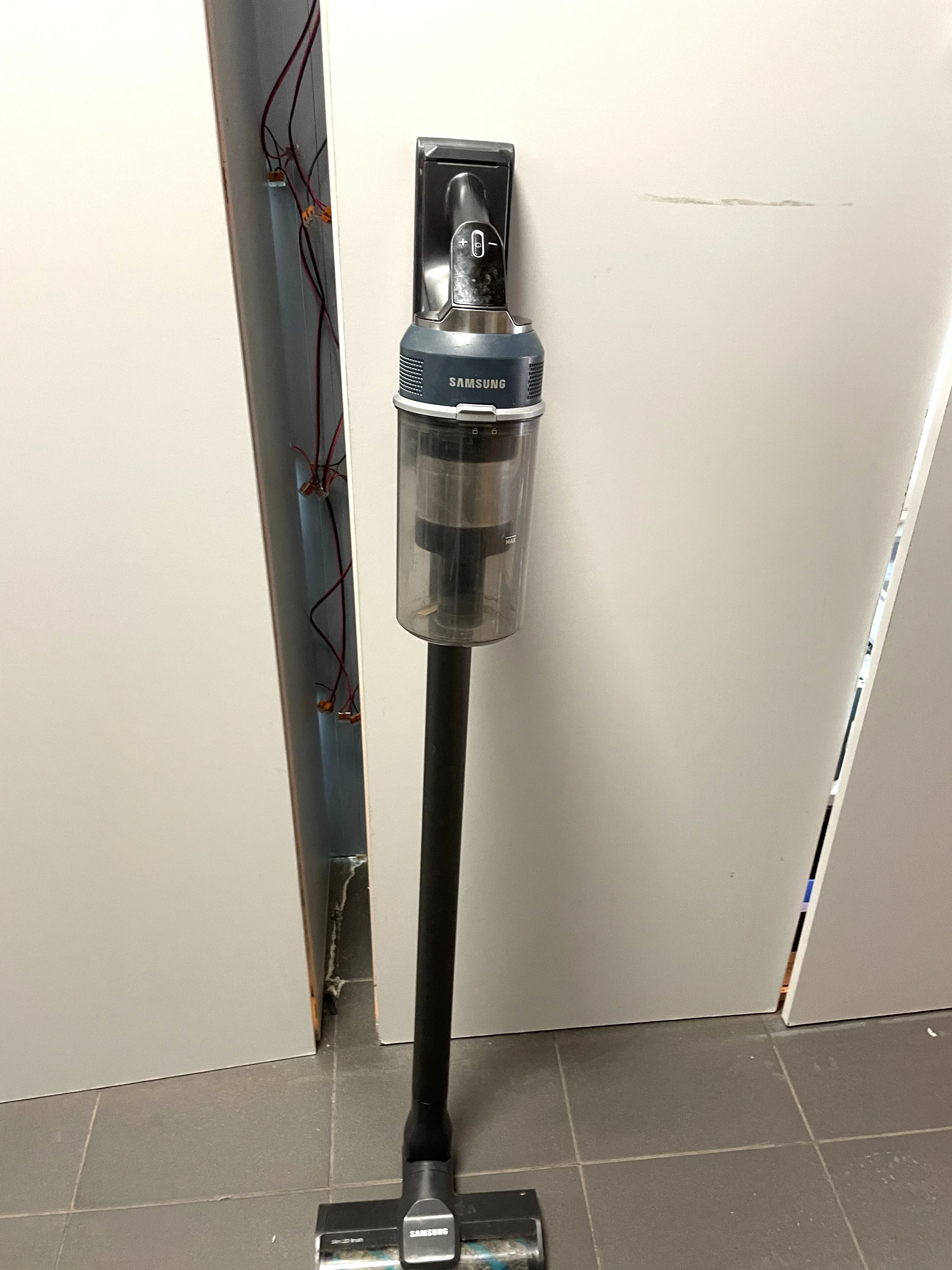 odkurzacz-samsung-vs20c852ftbsiatka-moc-58000