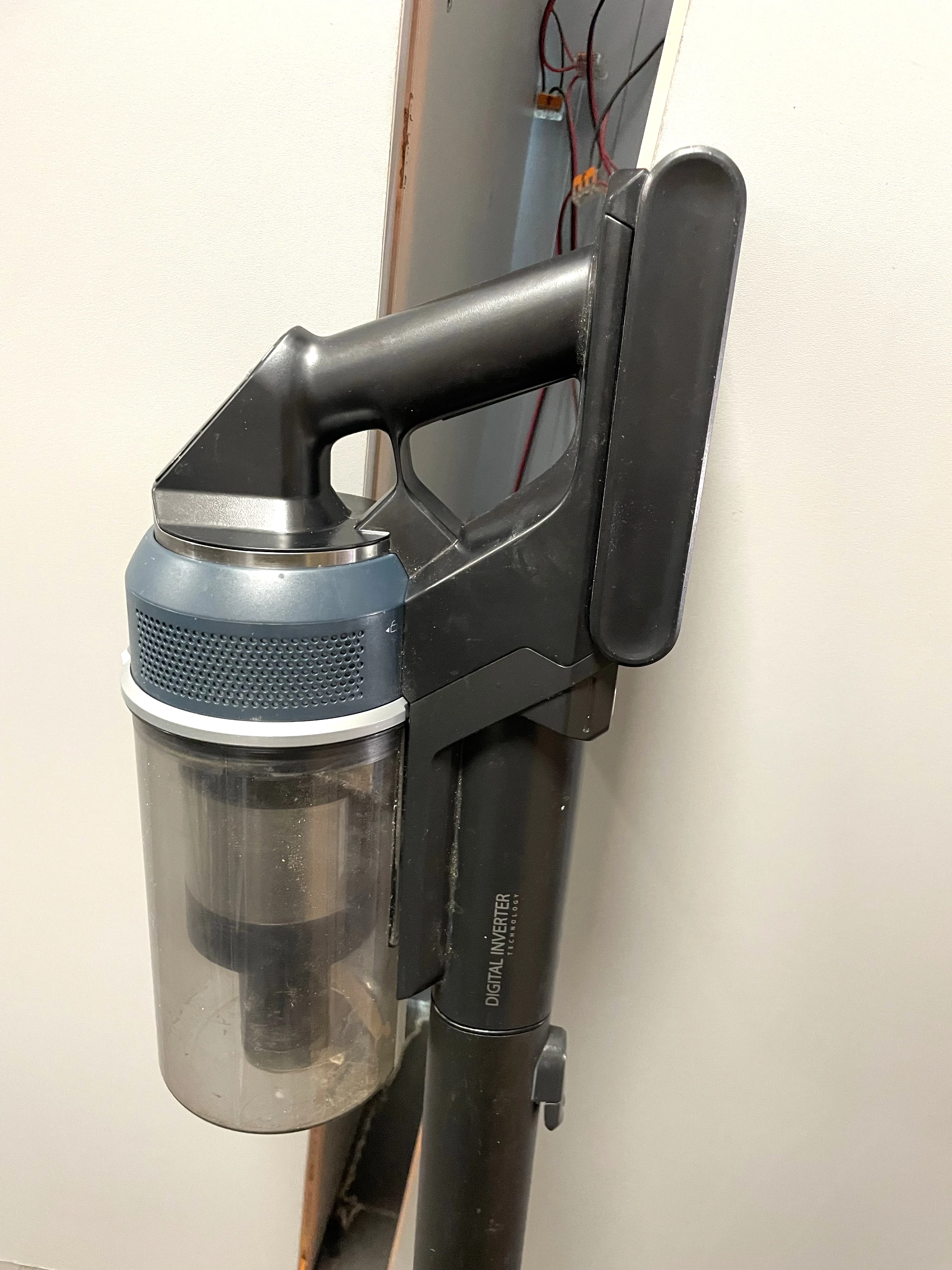 odkurzacz-samsung-vs20c852ftbsiatka-czas-pracy-bezprzewodowej-60