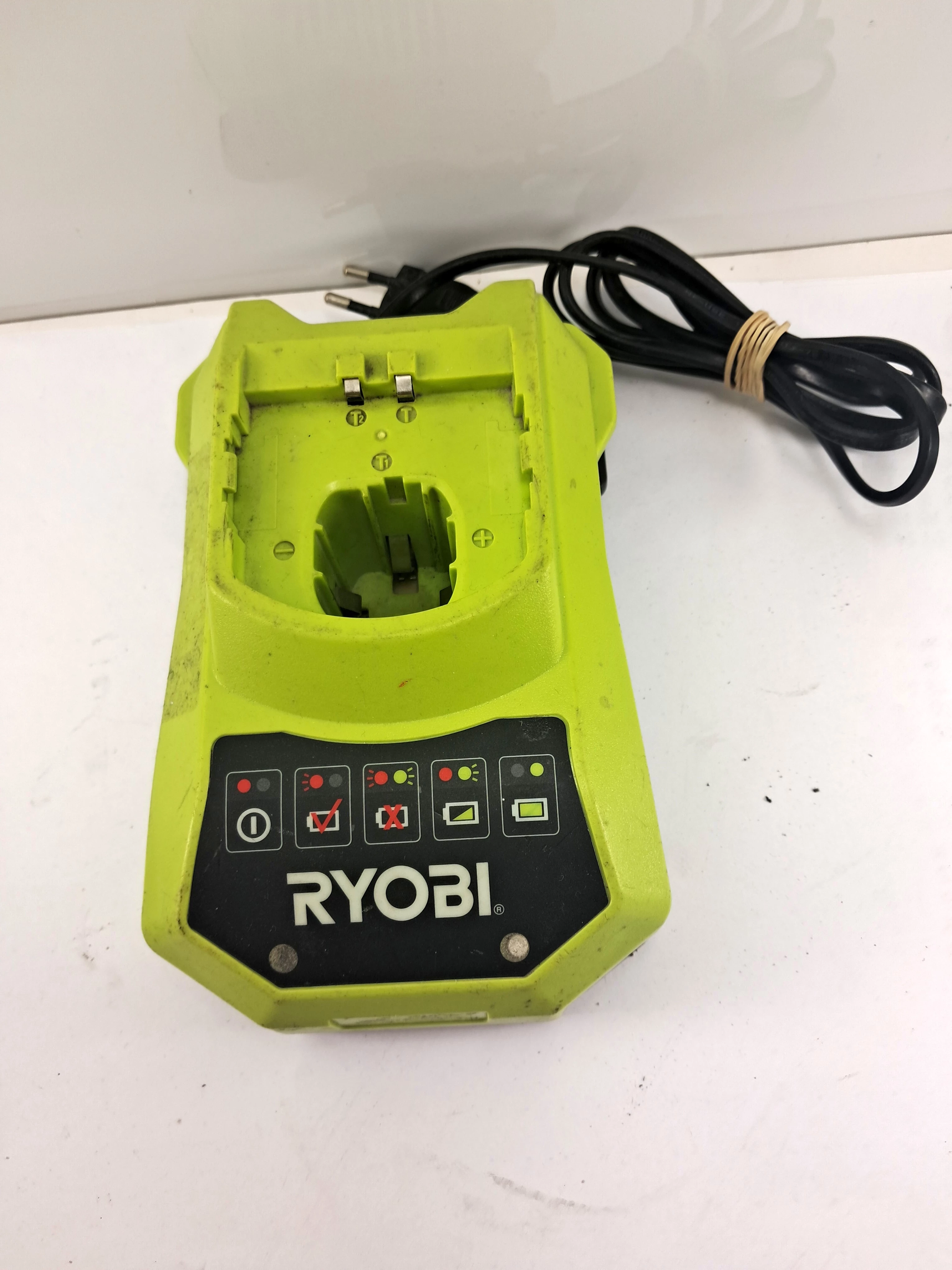 ryobi-ladowarka-bcl14181h-2-akumulatory-mortison-4ah-18v-kod-producenta-5133001127