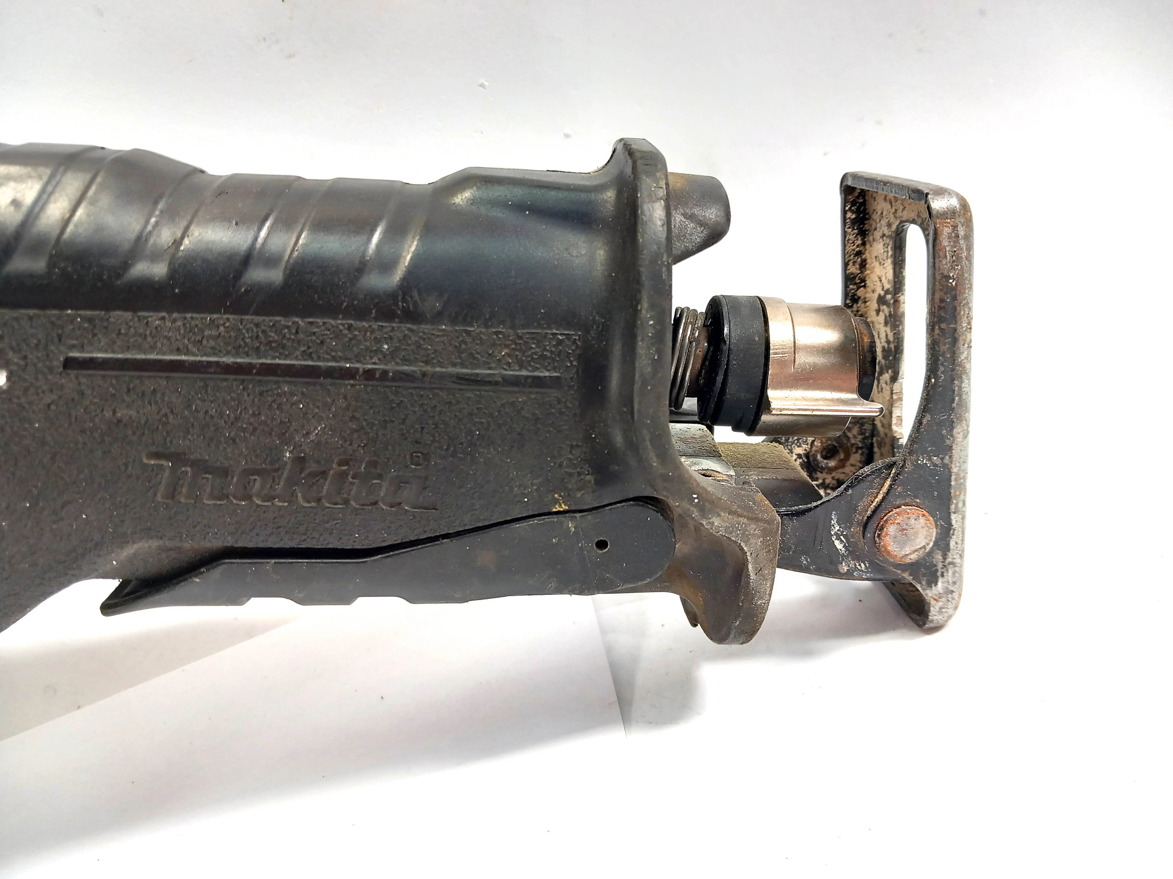 akumulatorowa-pila-szablasta-makita-djr-187-bateria-5ah-kod-producenta-djr186z