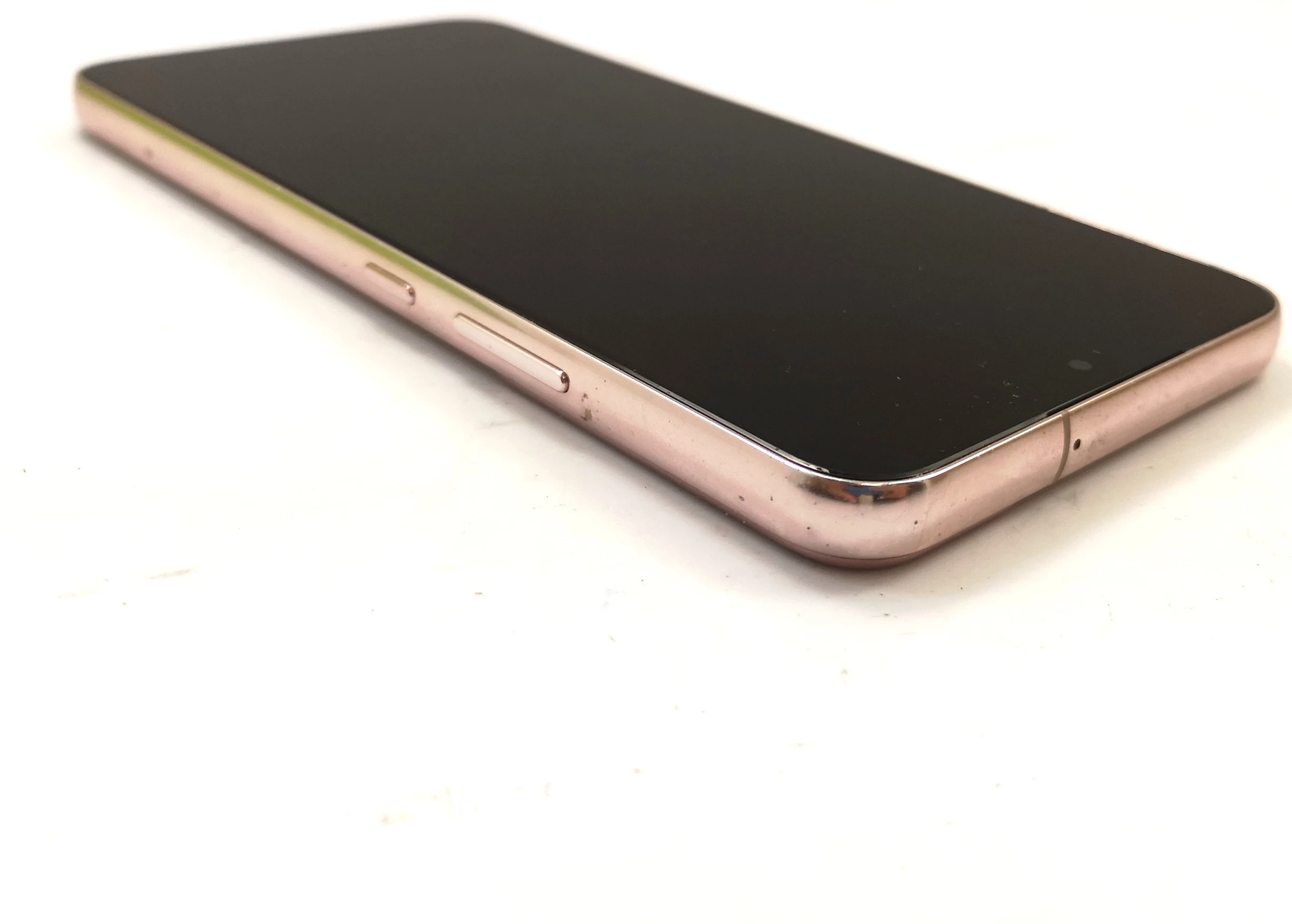 telefon-samsung-galaxy-s22-8256gb-przekatna-ekranu-660