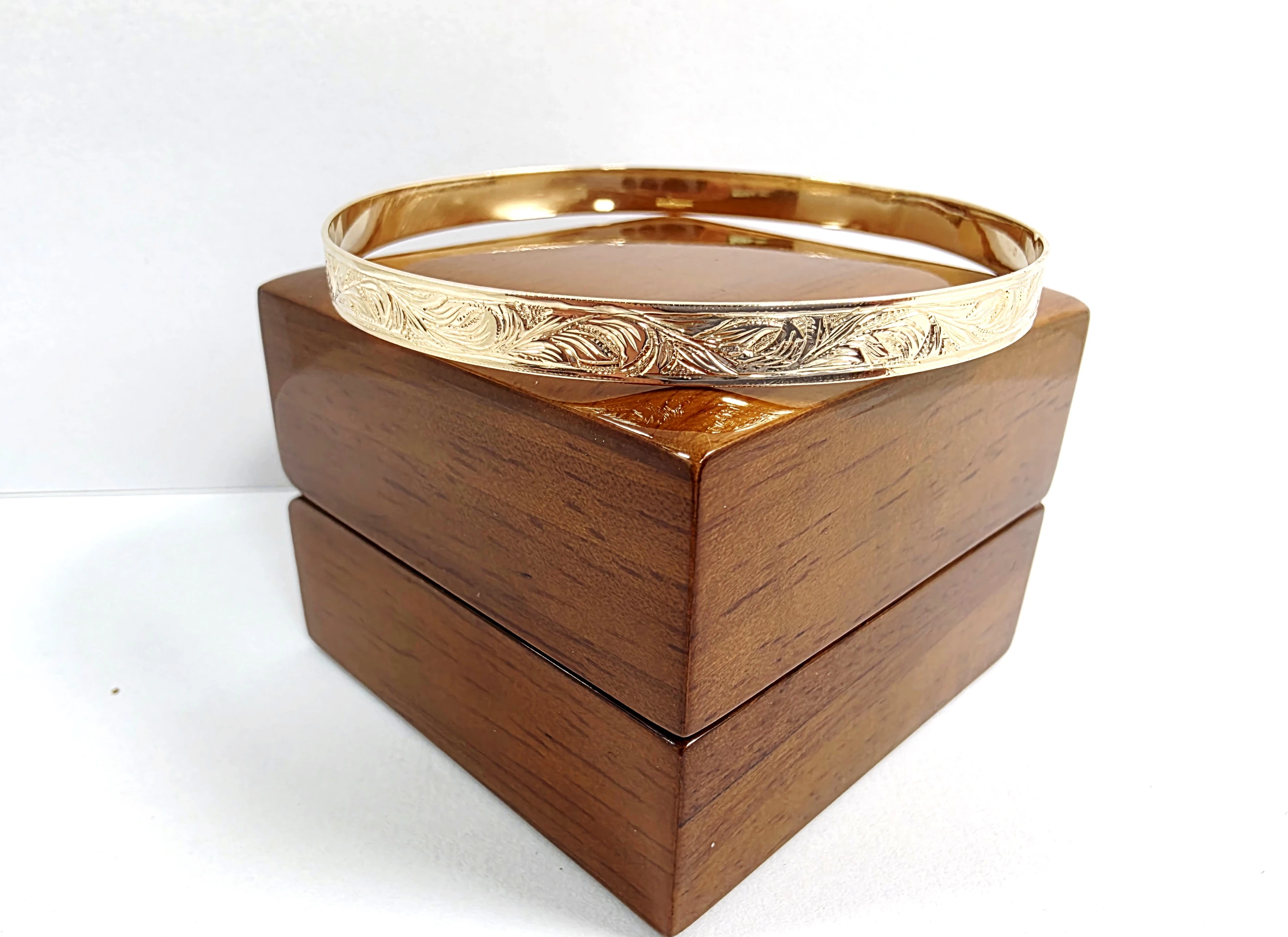 zlota-bransoletka-sztywna-585-907g-poludniowa-38-przezmierowo-ska