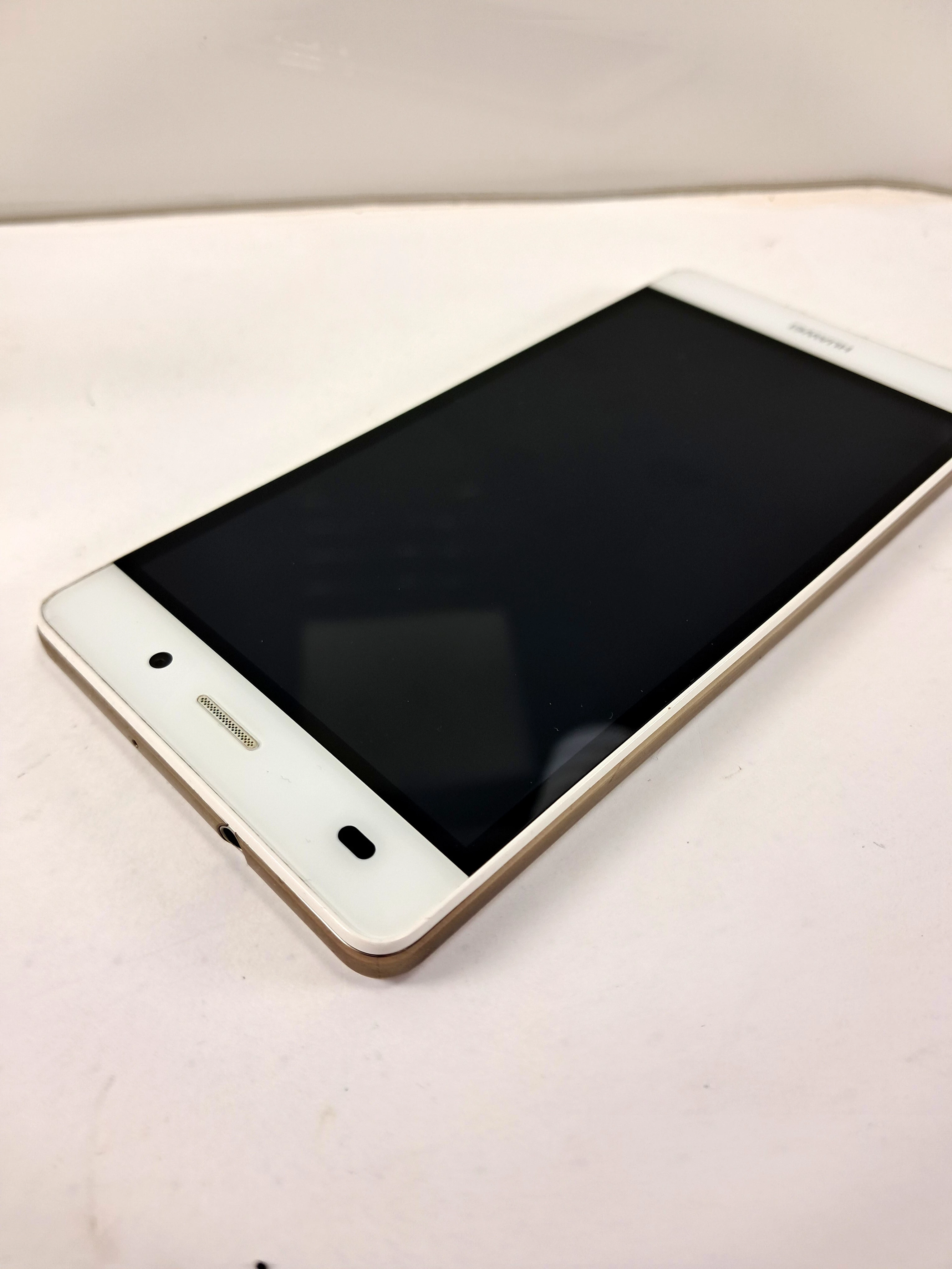 telefon-huawei-p8-lite-216gb-ale-l21-przekatna-ekranu-500