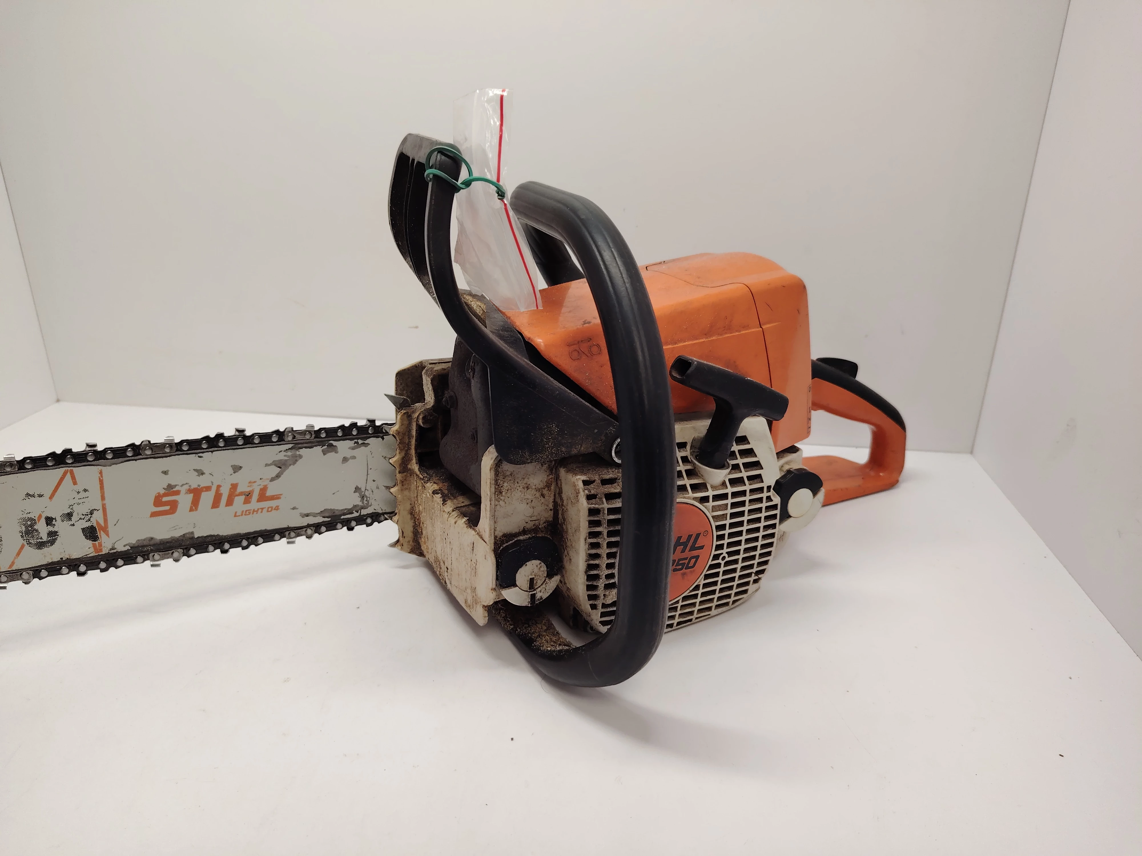 pila-spalinowa-stihl-ms-250-pojemnosc-silnika-3010