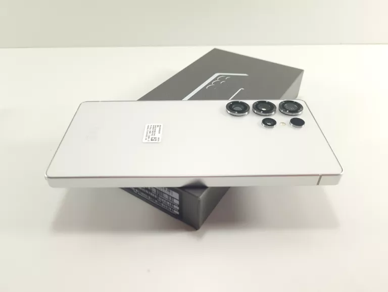 samsung-galaxy-s25-ultra-12256gb-igla-przekatna-ekranu-690