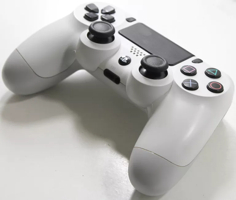 konsola-sony-playstation-4-500-gb-bialy-cuh-1216a-pad-gta-v-crash-ean-gtin-711719827412