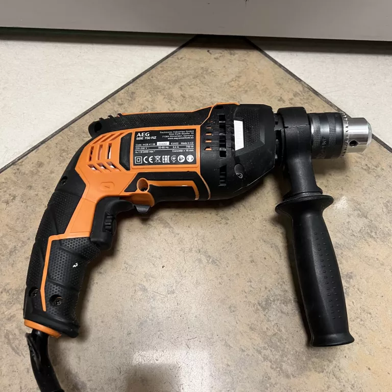 wiertarka-udarowa-aeg-sbe-750-zestaw-rodzaj-129632-4