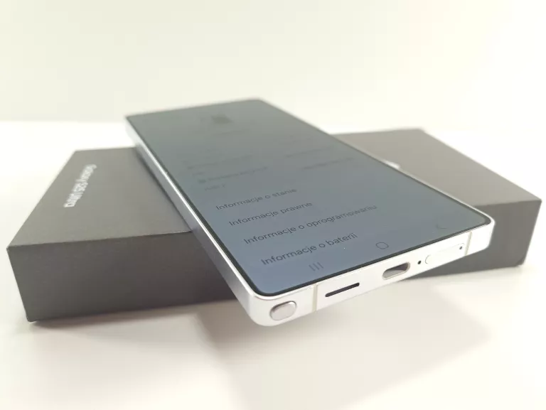 samsung-galaxy-s25-ultra-12256gb-igla-kod-producenta-sm-s938bzsdeub