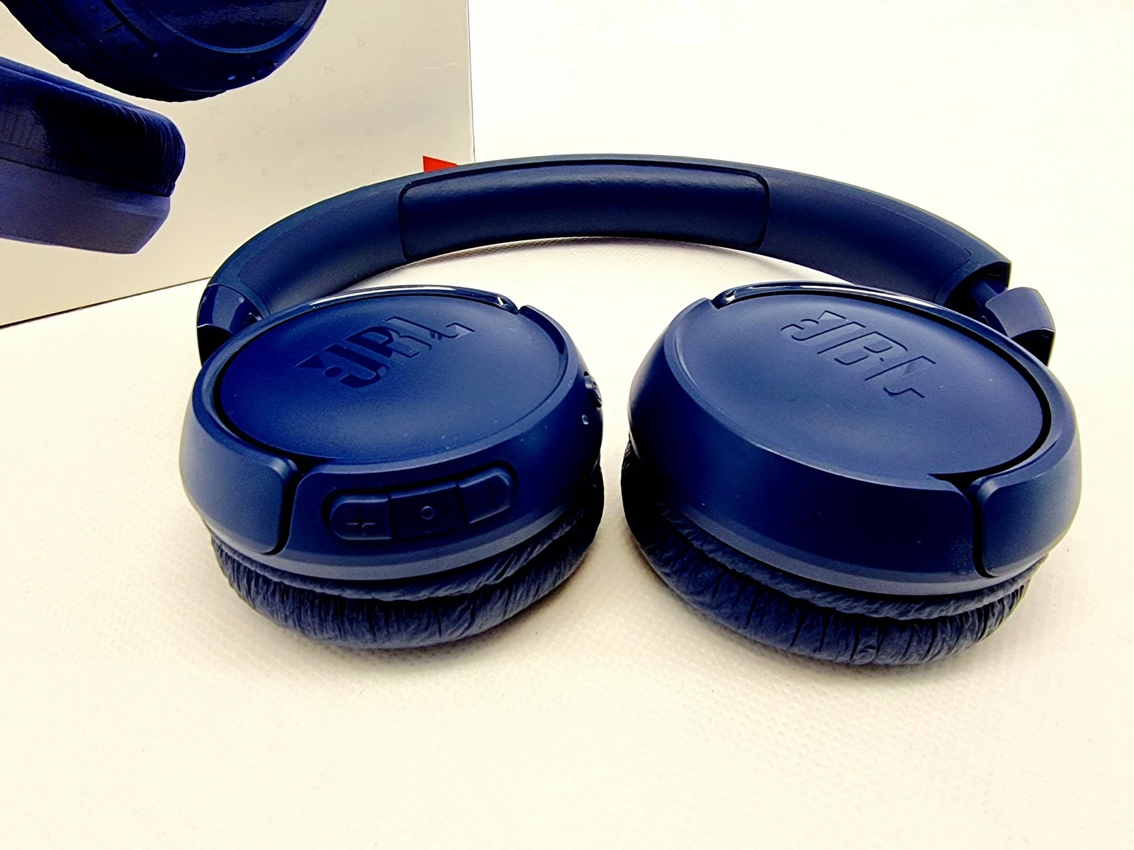 sluchawki-nauszne-jbl-tune-530bt-stan-11323-2