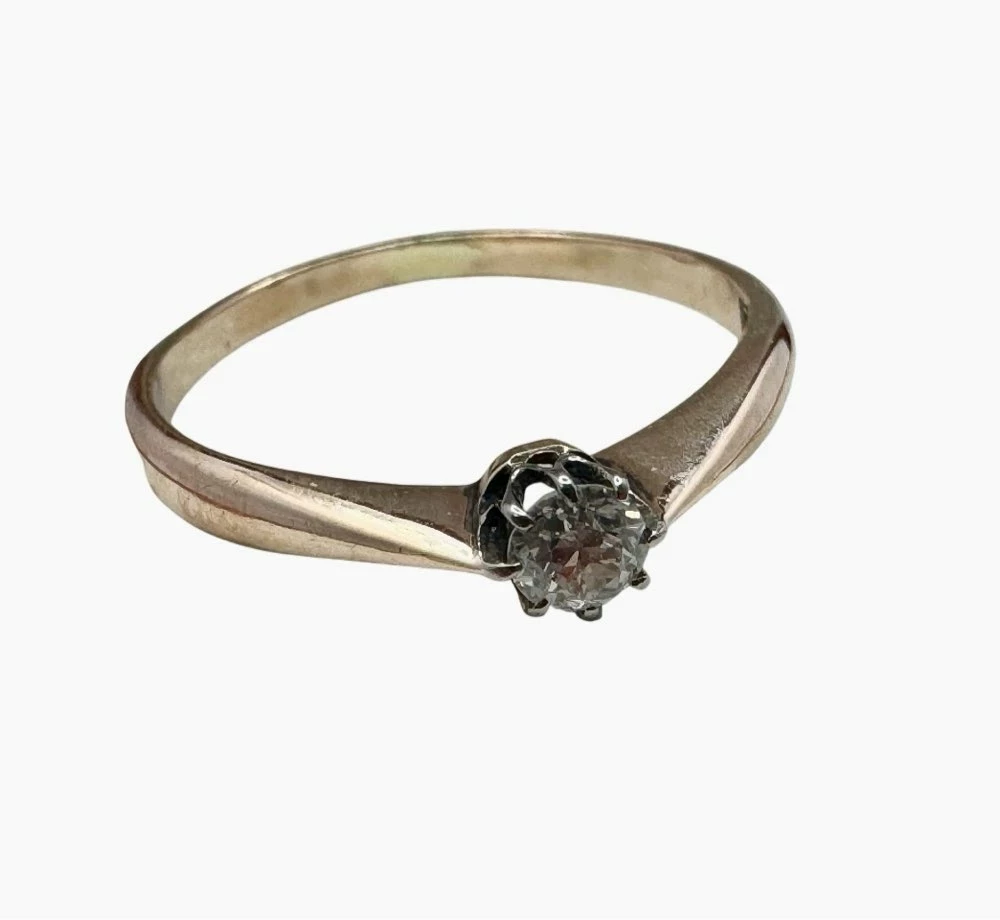 ekskluzywny-wyrob-jubilerski-z-brylantem-152-g-certyfikat-wlotowa-5b-krakow