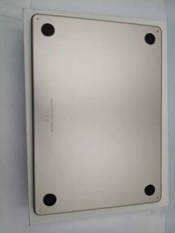 laptop-macbook-air-2025-13-m4-16gb-512-gb-kompet-przekatna-ekranu-1360