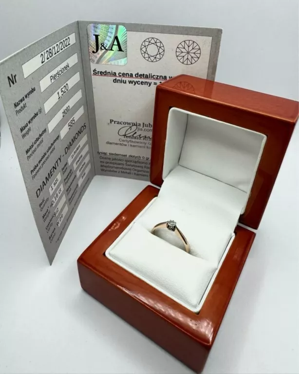 ekskluzywny-wyrob-jubilerski-z-brylantem-152-g-certyfikat-waga-152