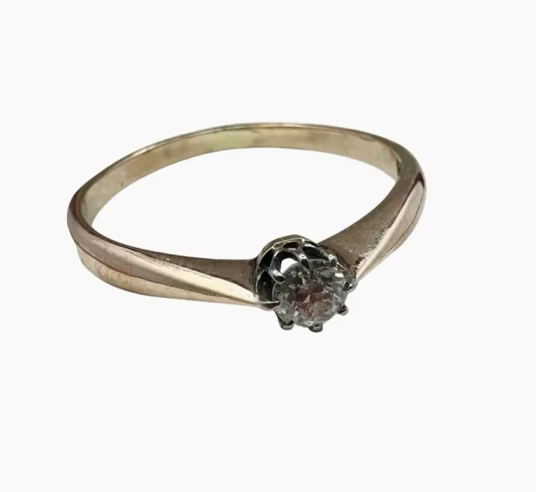 ekskluzywny-wyrob-jubilerski-z-brylantem-152-g-certyfikat-wlotowa-5b-krakow