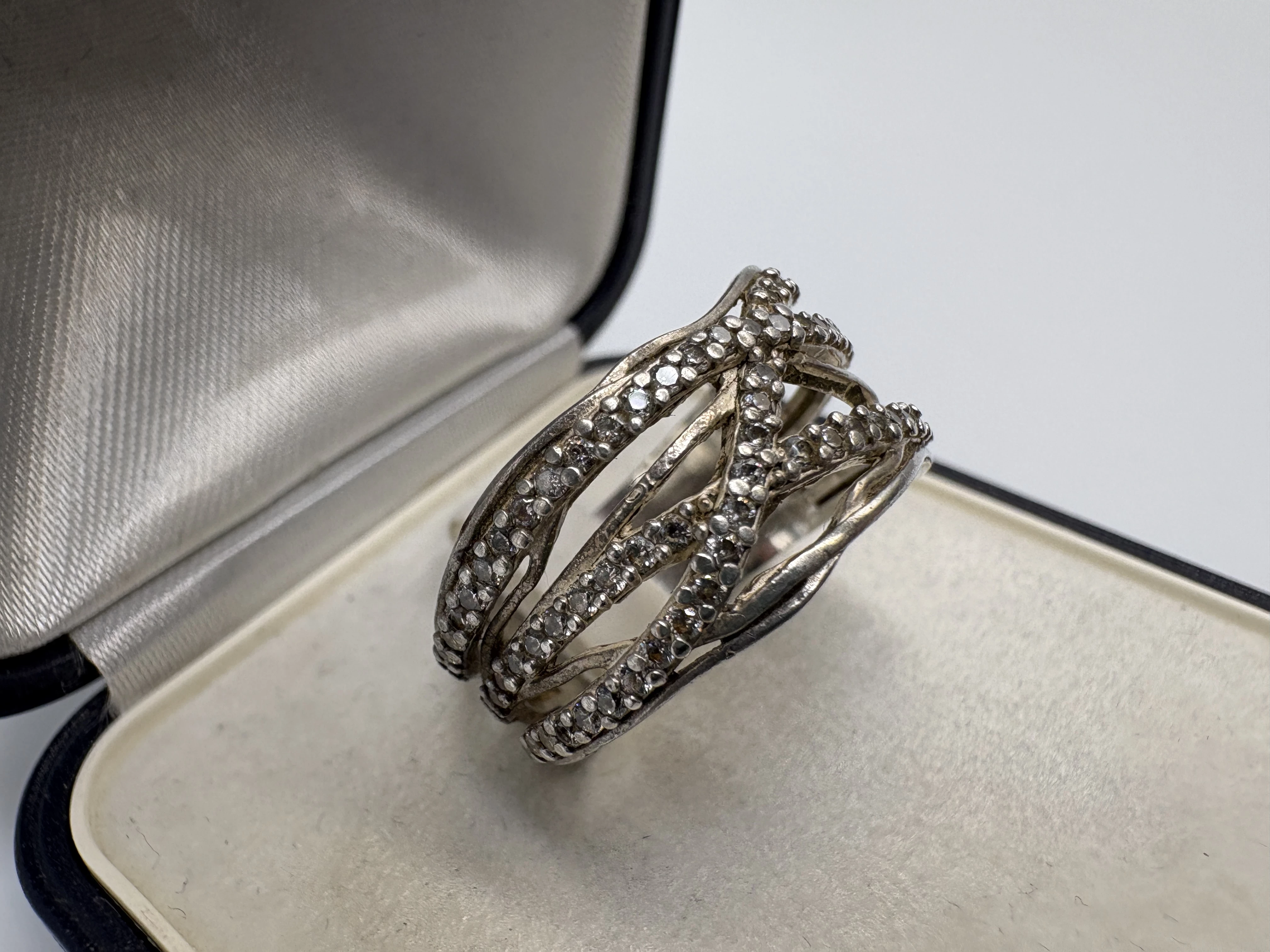 intrygujacy-srebrny-pierscionek-925-447g-r19-metal-249252-1123831