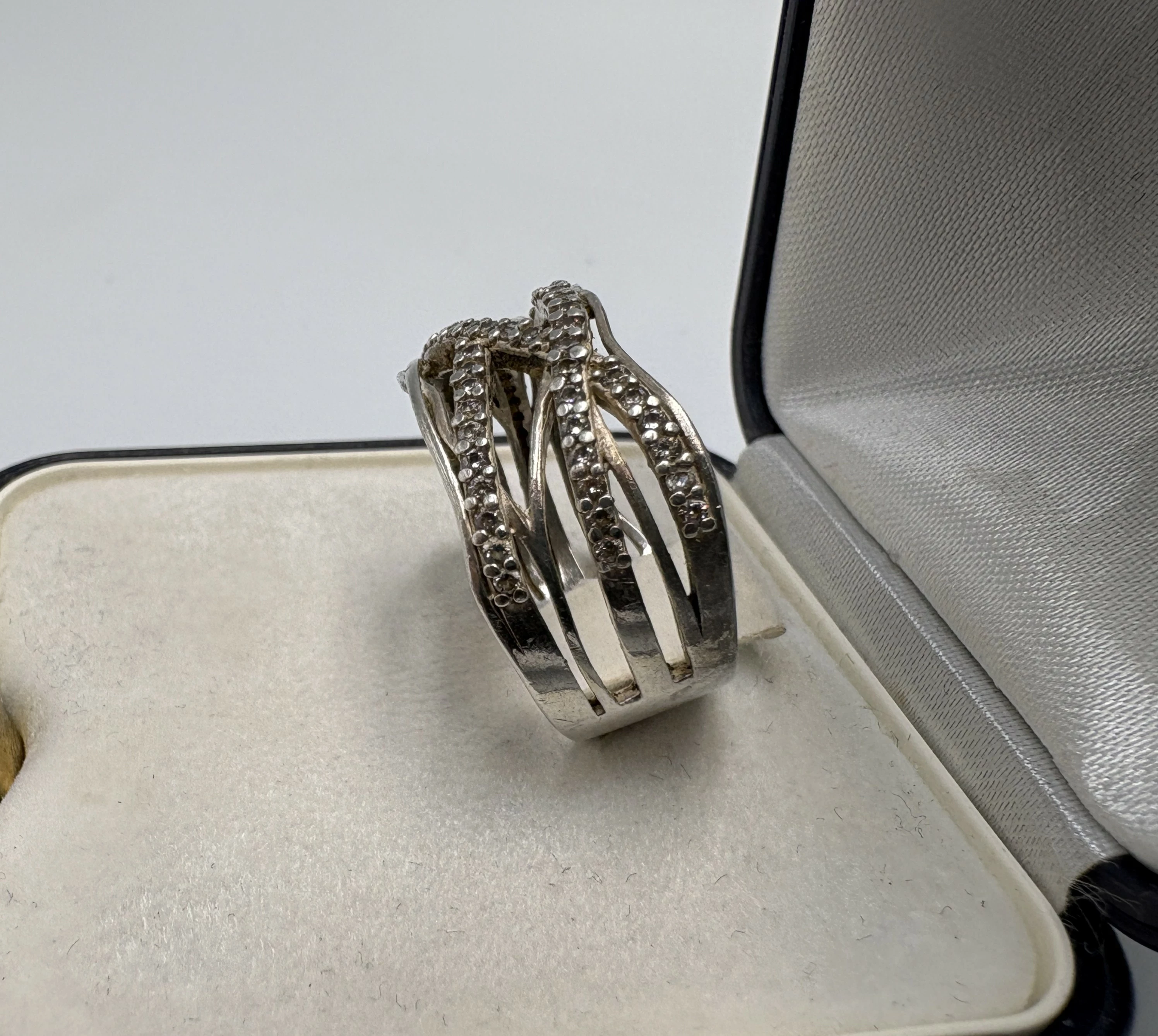 intrygujacy-srebrny-pierscionek-925-447g-r19-masa-447