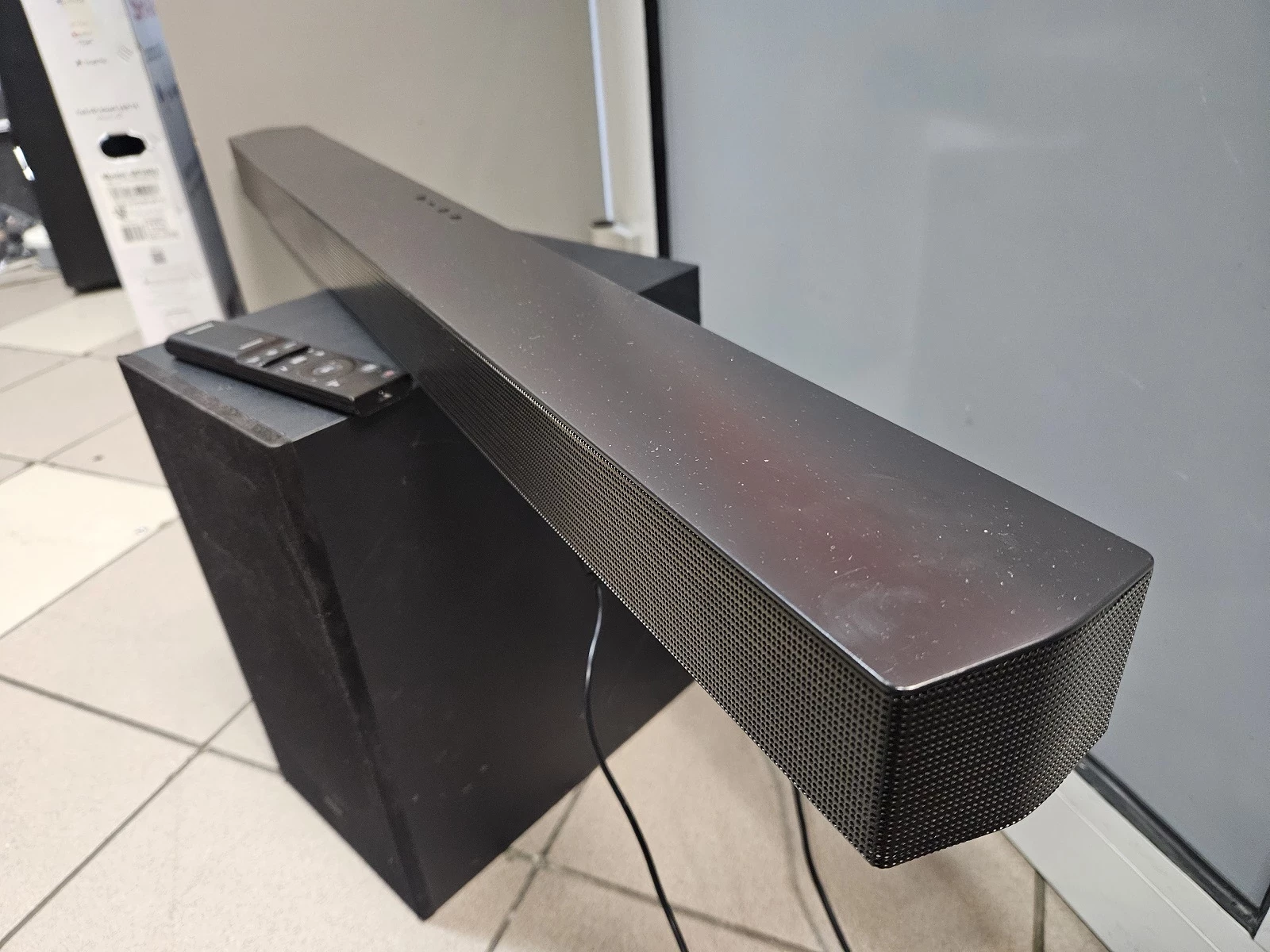 soundbar-samsung-hw-b550-pilot-21-kod-producenta-hw-b550en