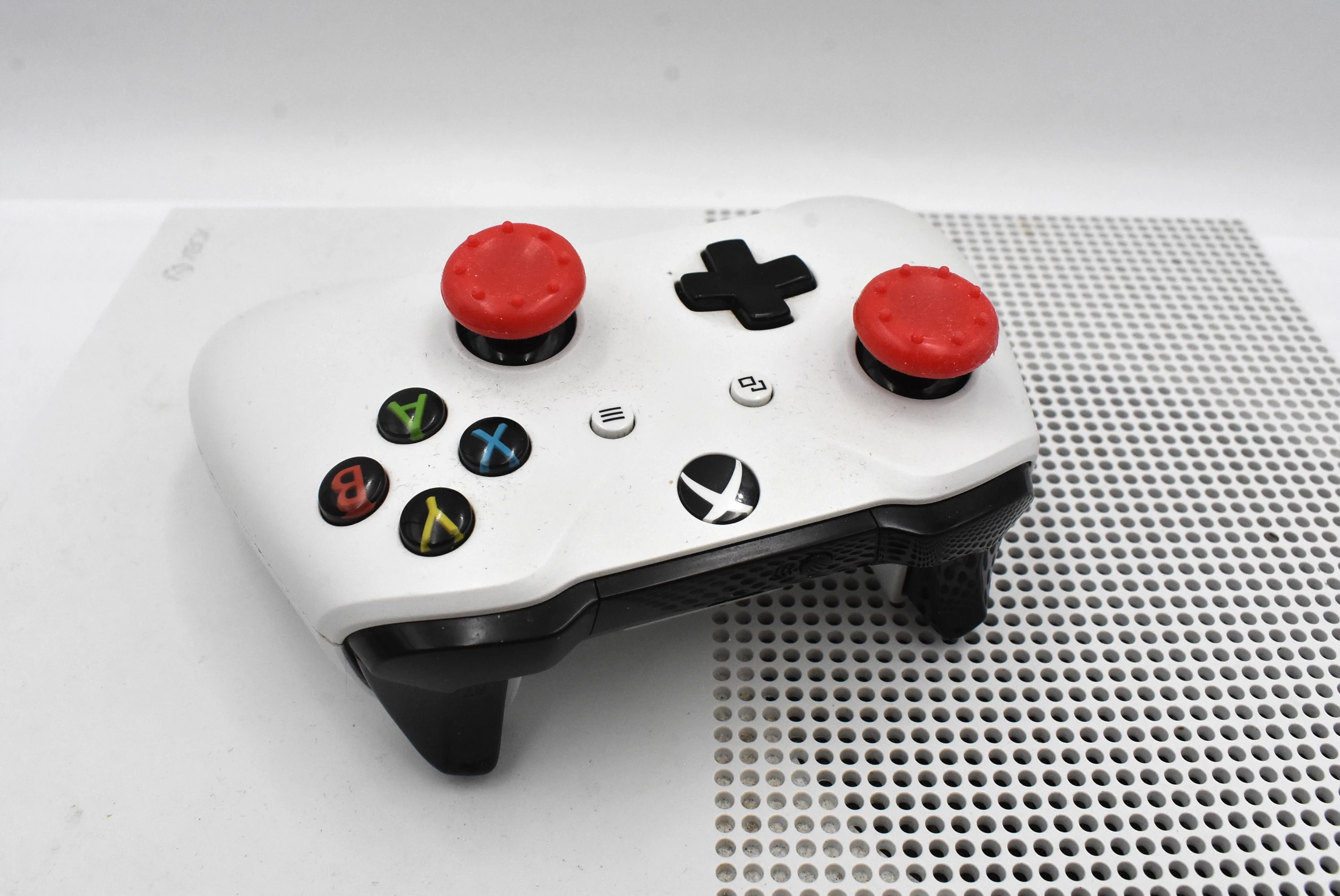 konsola-xbox-one-s-1681-ean-gtin-0077848142643