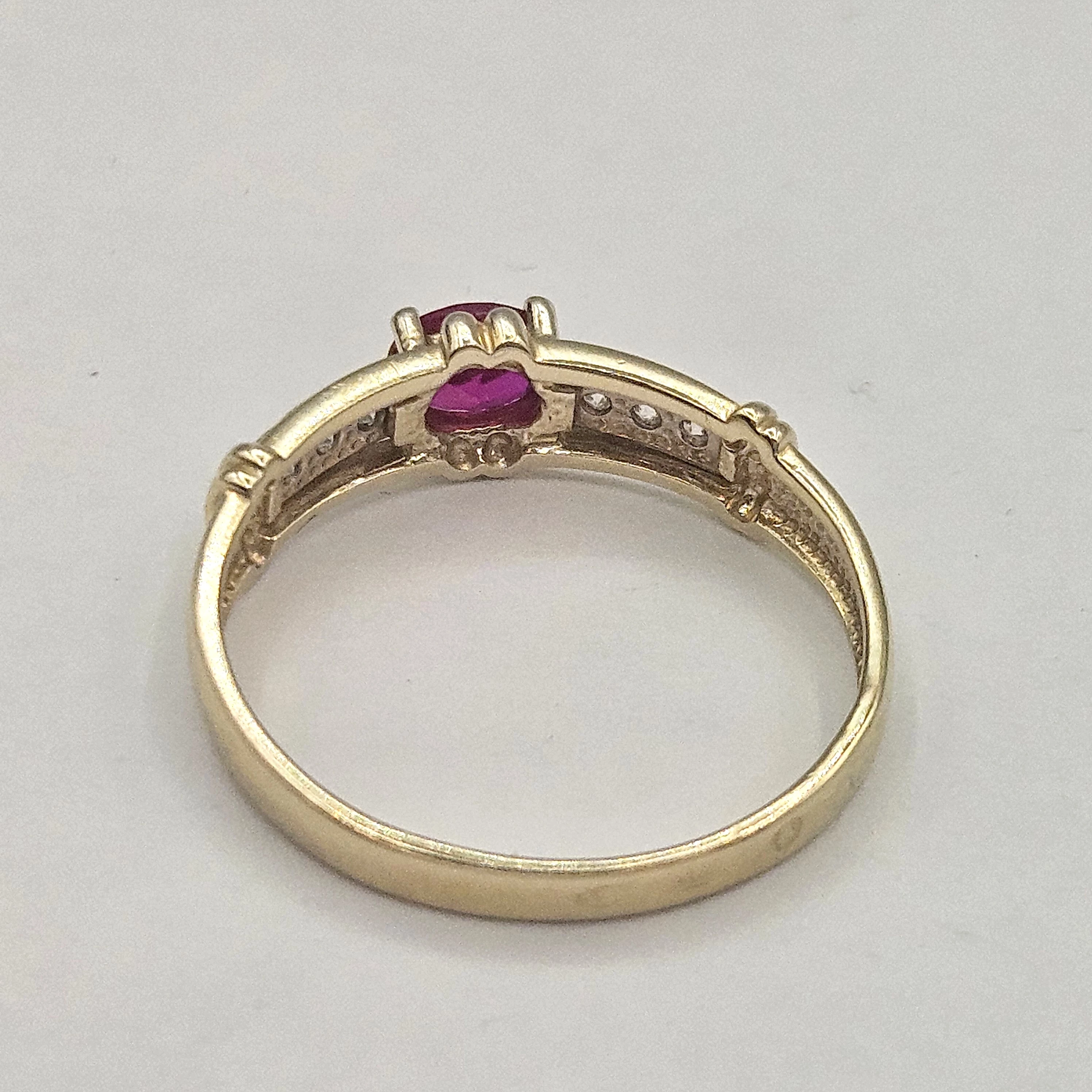 zloty-pierscionek-z-rozowym-oczkiem-585-221g-r16-stan-11323-2