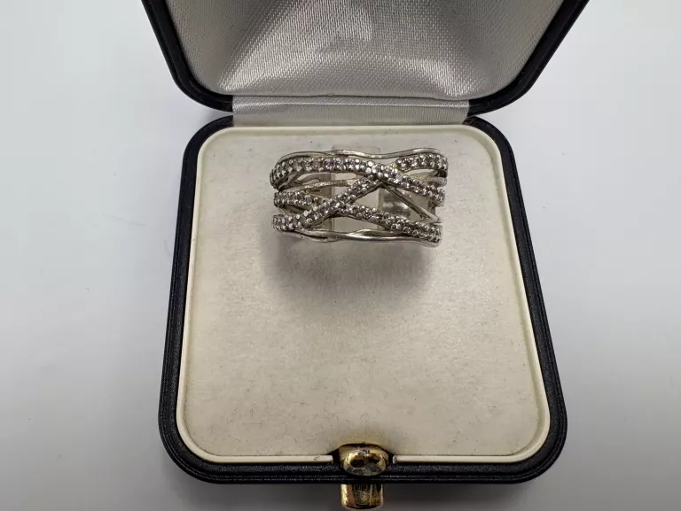 intrygujacy-srebrny-pierscionek-925-447g-r19-proba-925