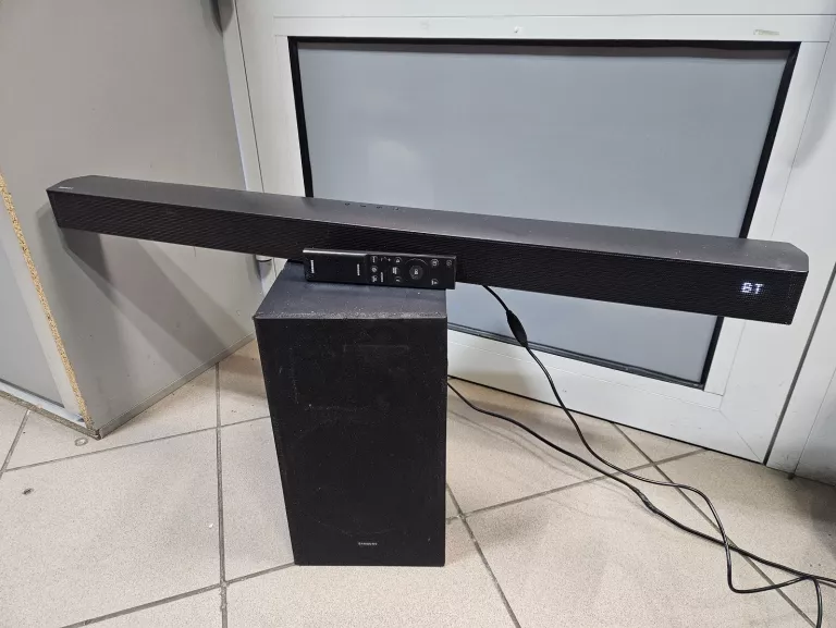 soundbar-samsung-hw-b550-pilot-21-saturna-41-glogow