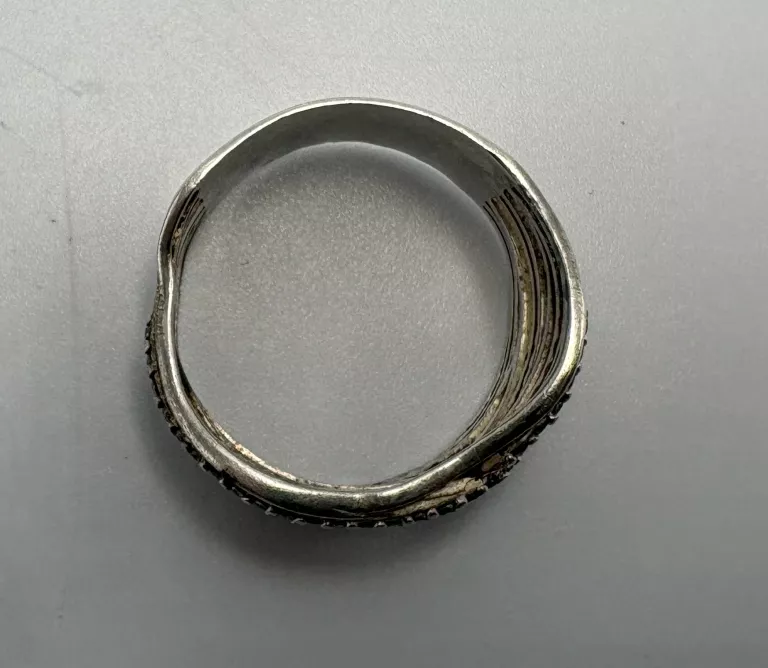 intrygujacy-srebrny-pierscionek-925-447g-r19-stan-11323-2036071