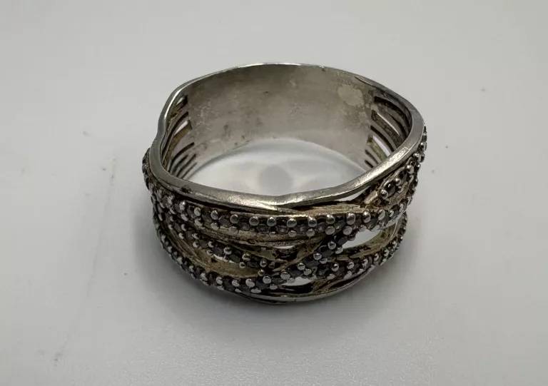 intrygujacy-srebrny-pierscionek-925-447g-r19-typ-249850-1769187