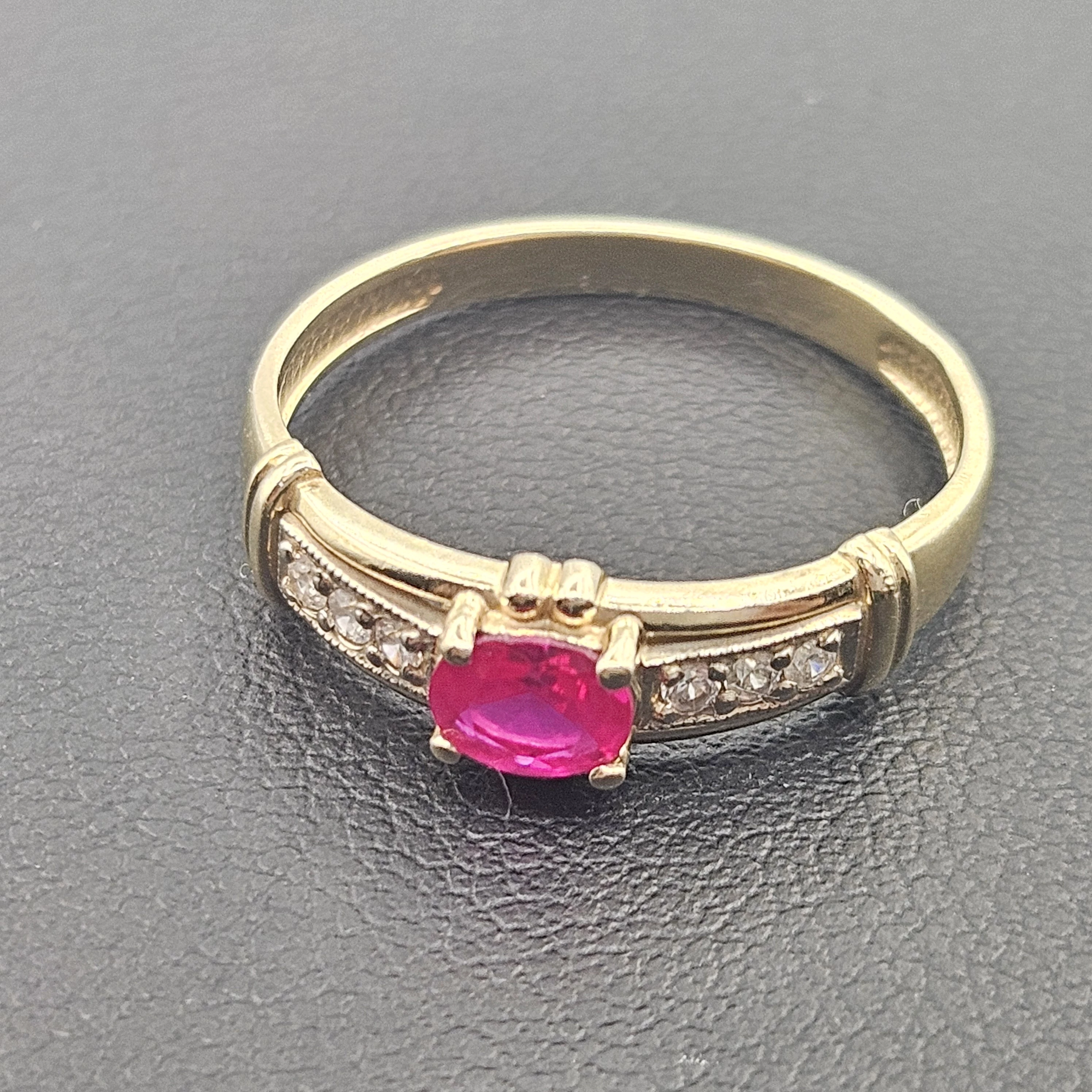 zloty-pierscionek-z-rozowym-oczkiem-585-221g-r16-rodzaj-2205-2