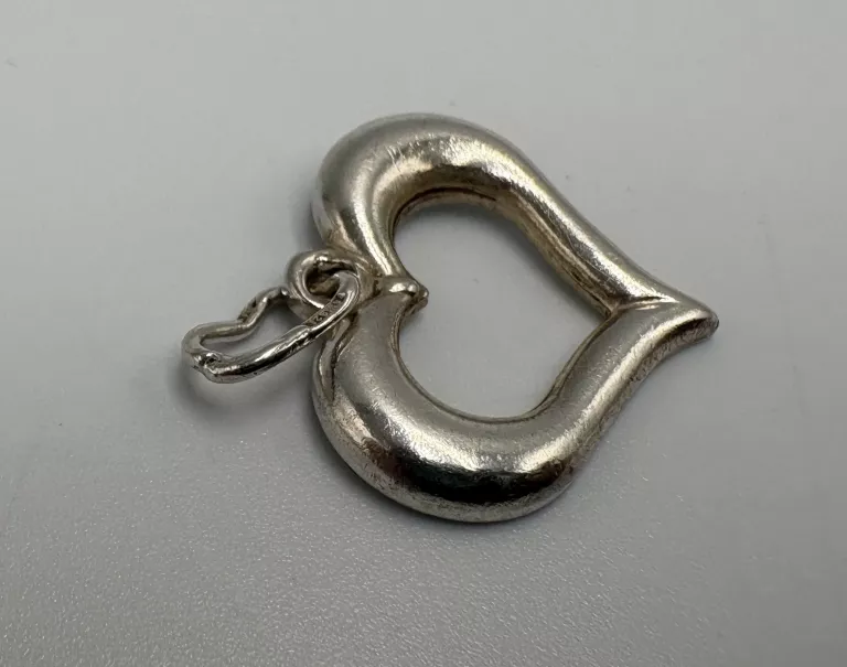 cudna-srebrna-zawieszka-serce-925-187g-kamien-17088-524288