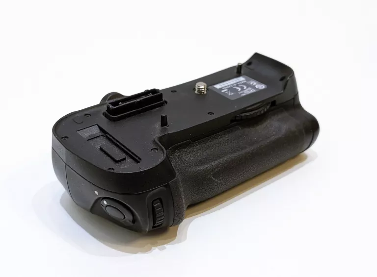 aparat-lustrzanka-nikon-d810-battery-grip-nikon-mb-d14-ean-gtin-0018208937547