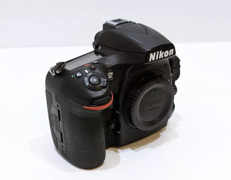 aparat-lustrzanka-nikon-d810-battery-grip-nikon-mb-d14-w-zestawie-814-1