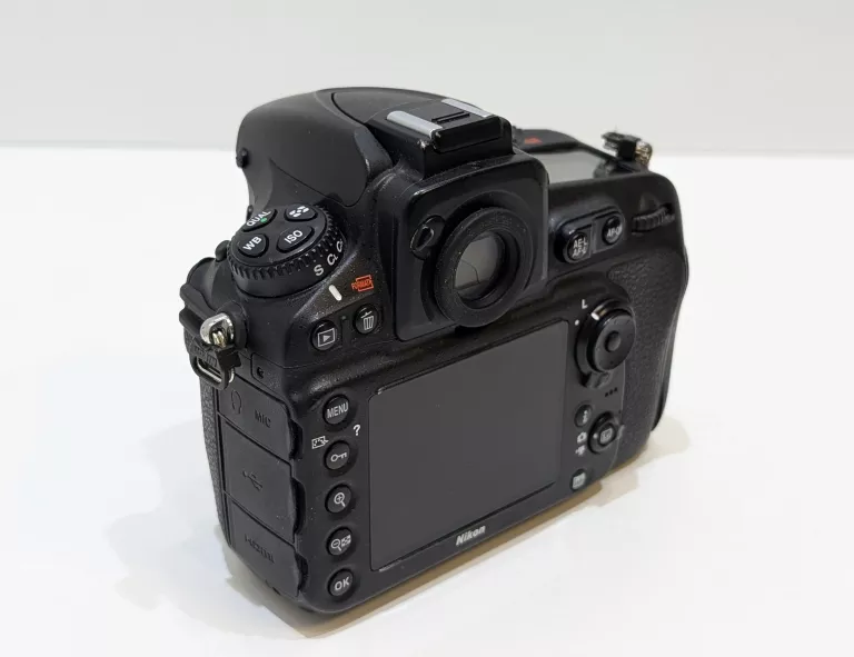 aparat-lustrzanka-nikon-d810-battery-grip-nikon-mb-d14-kod-producenta-vba410ae