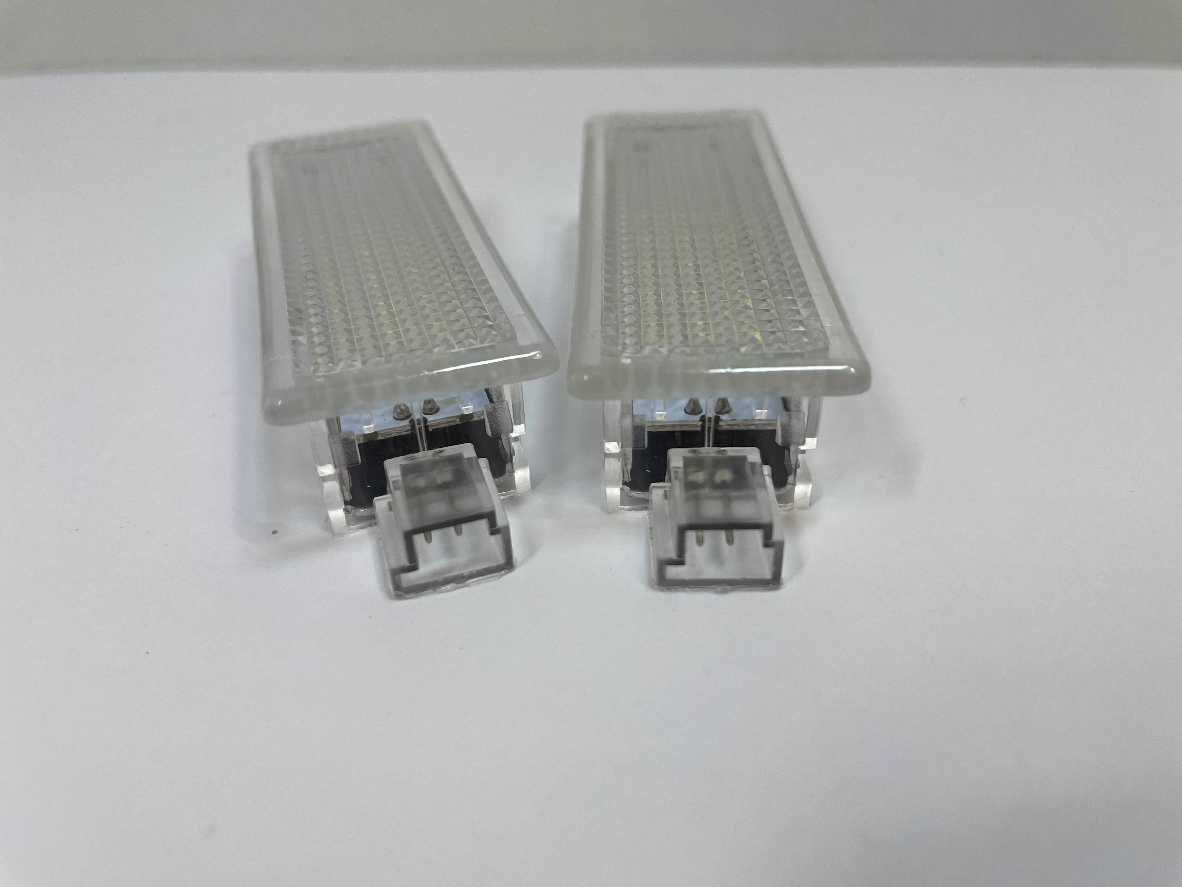 podswiedlenie-led-do-wnetrza-samochodu-typ-samochodu-129591-1