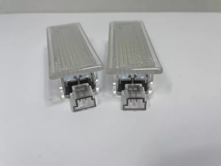 podswiedlenie-led-do-wnetrza-samochodu-typ-samochodu-129591-1