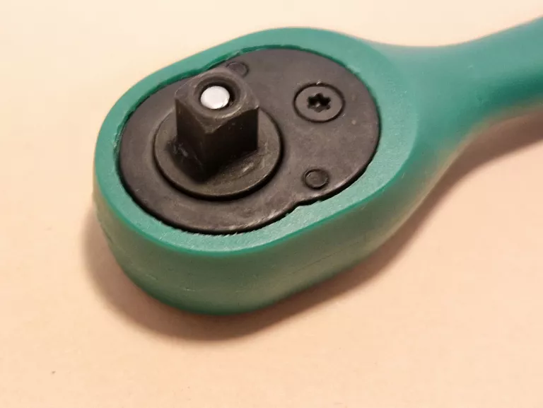 klucz-nasadowy-z-grzechotka-stalco-ean-gtin-5904012150195