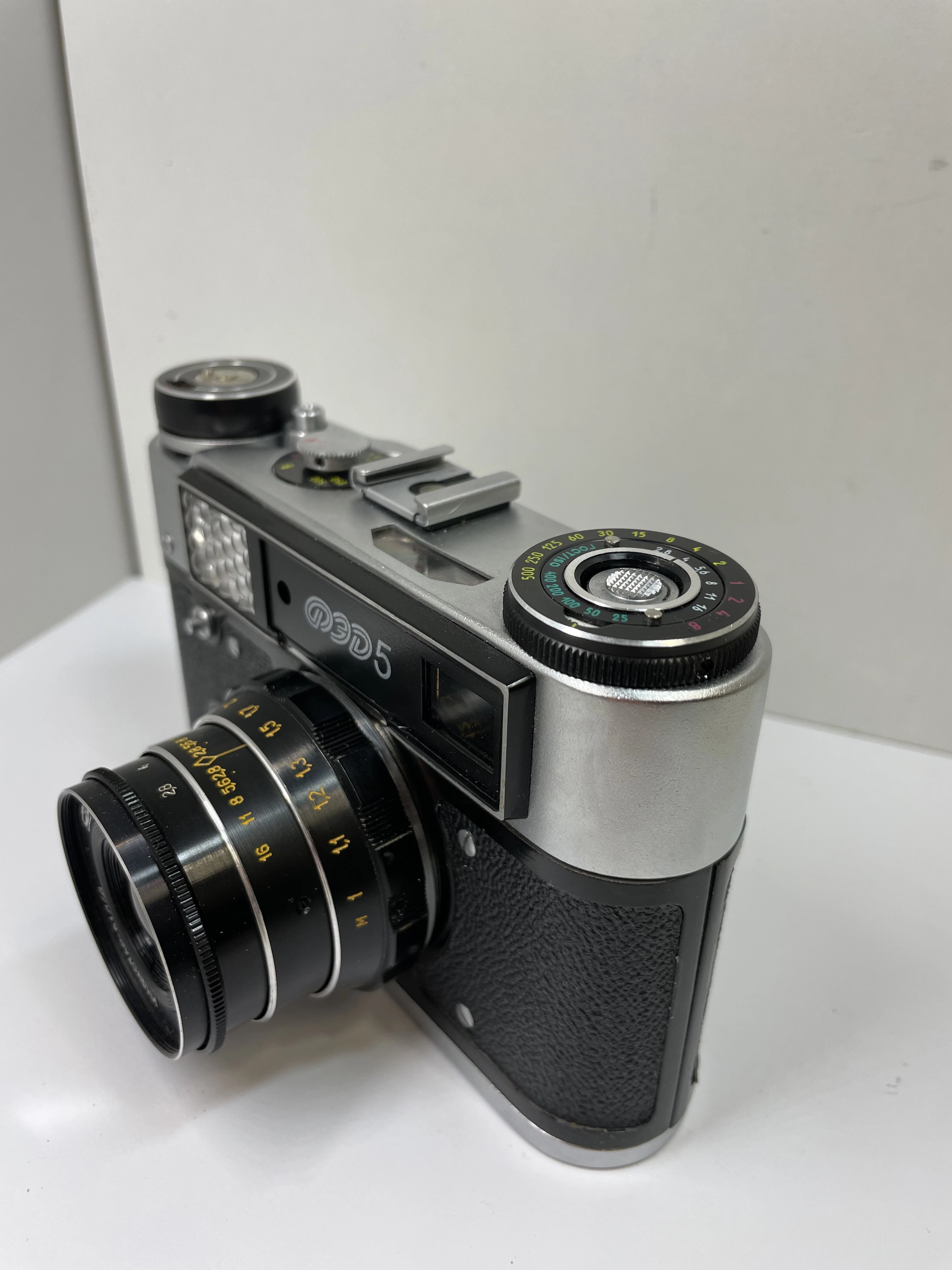 aparat-analogowy-fed-5-obiektyw-ifuteral-model-fed-5b