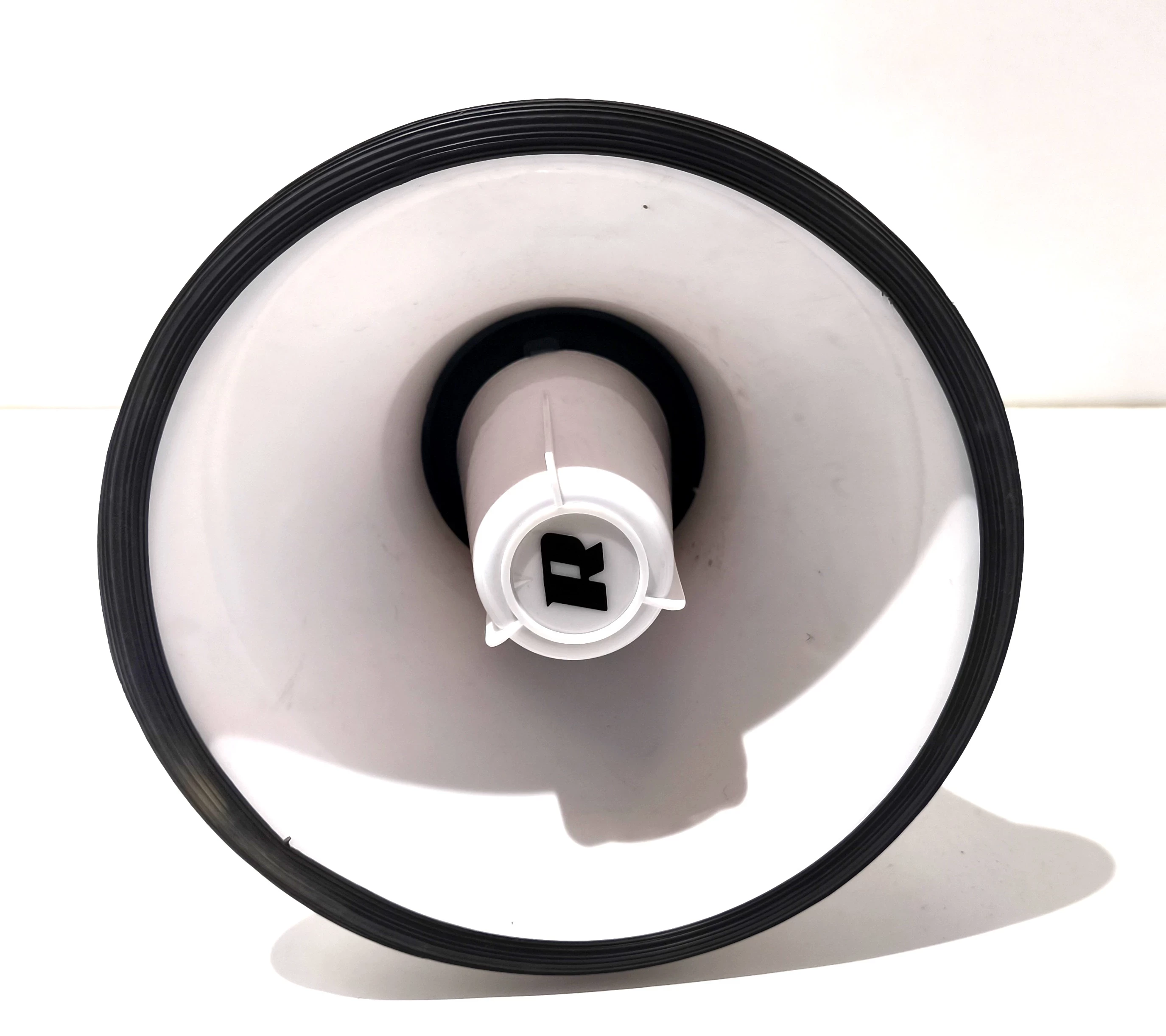 megafon-rebel-dh10-moc-2000