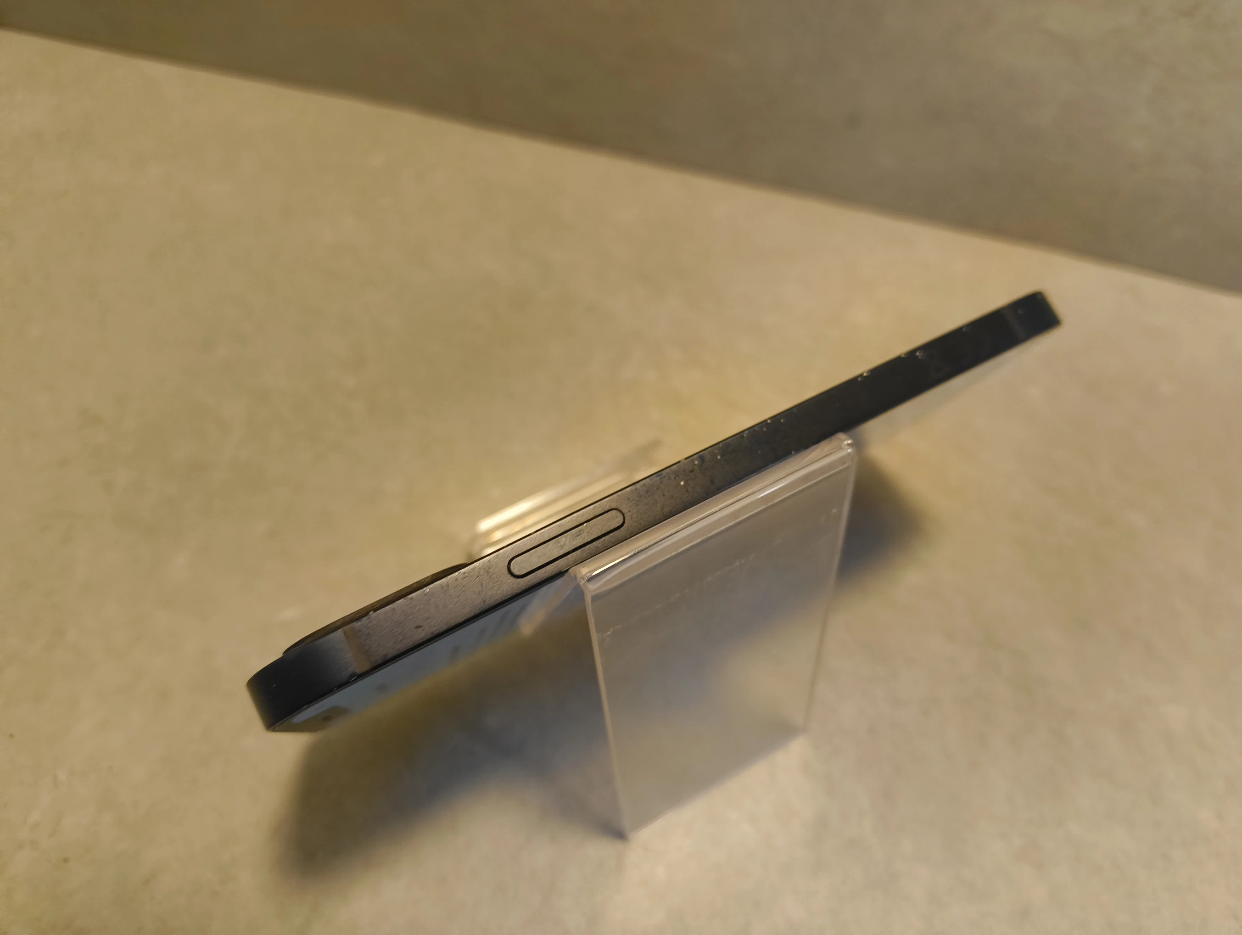 telefon-iphone-12-64gb-79-typ-202685-212929