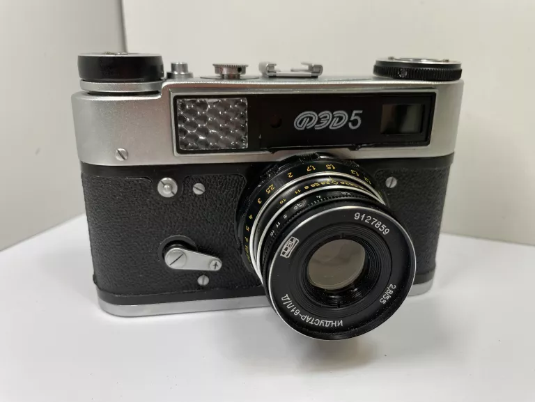 aparat-analogowy-fed-5-obiektyw-ifuteral-osiedle-centrum-d1-krakow