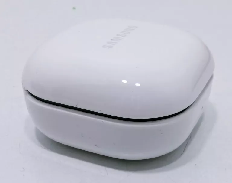 sluchawki-bezprzewodowe-samsung-buds-fe-w-etui-kolor-dominujacy-129357-2