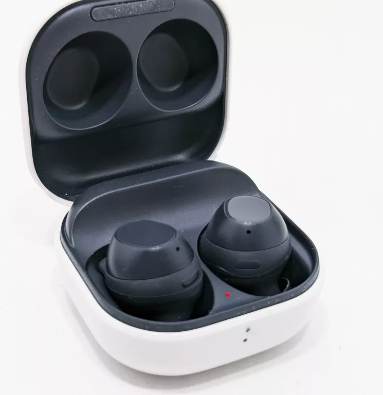 sluchawki-bezprzewodowe-samsung-buds-fe-w-etui-trocka-11-warszawa