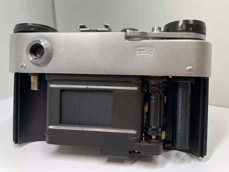 aparat-analogowy-fed-5-obiektyw-ifuteral-model-fed-5b